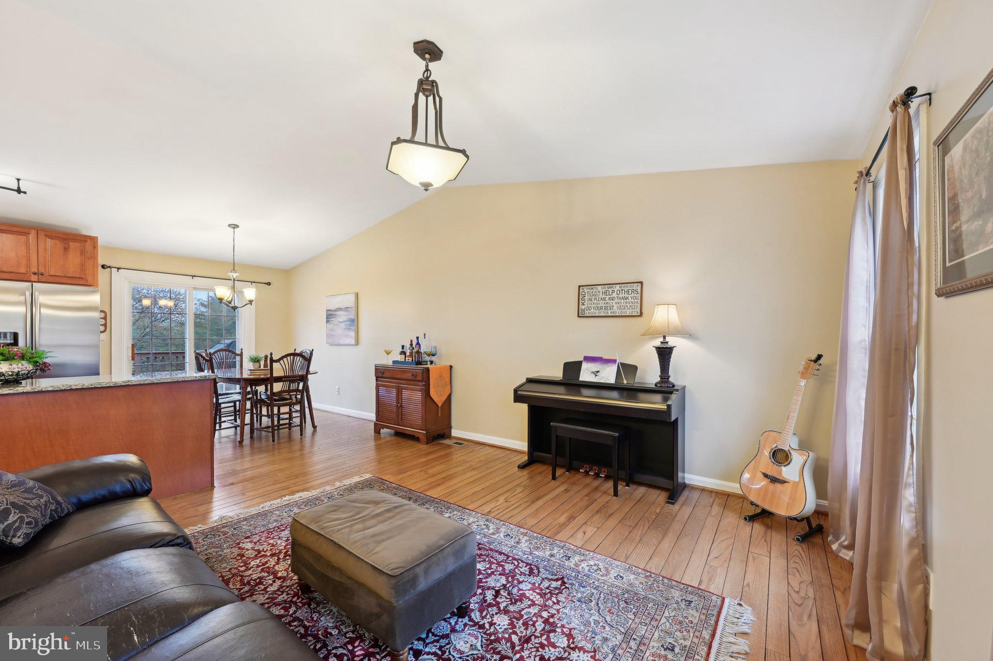 MID COUNTRY VIEW - Residential