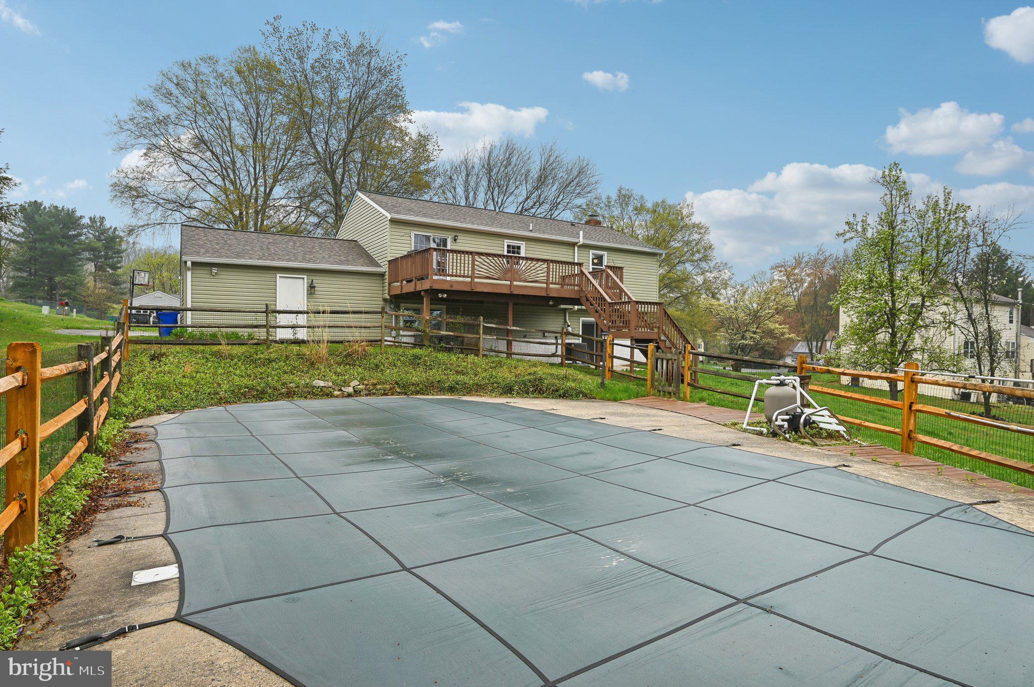 MID COUNTRY VIEW - Residential