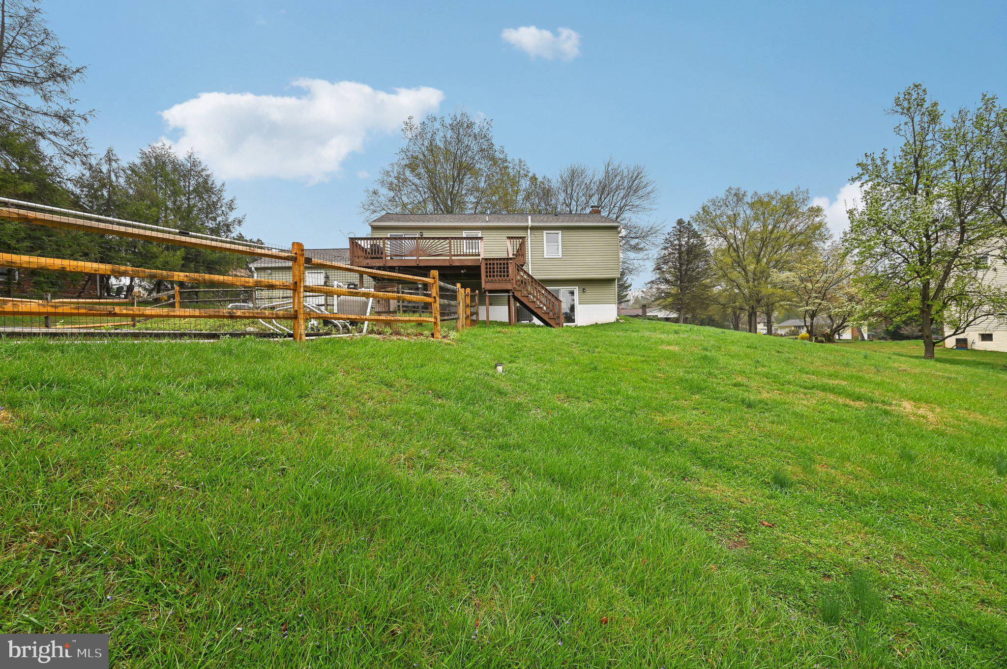 MID COUNTRY VIEW - Residential