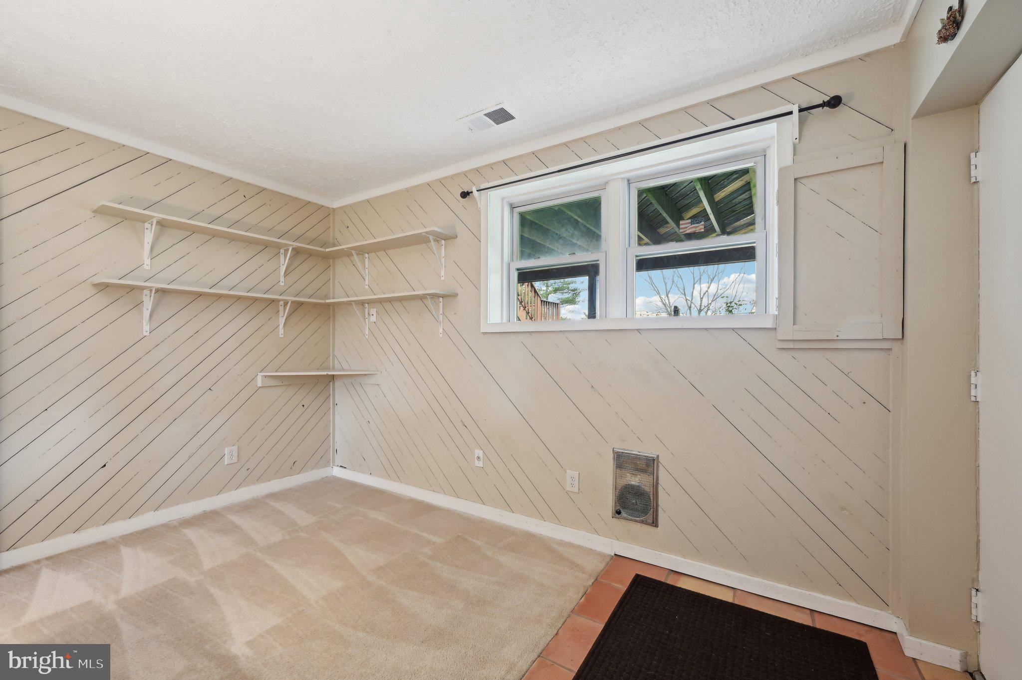 MID COUNTRY VIEW - Residential