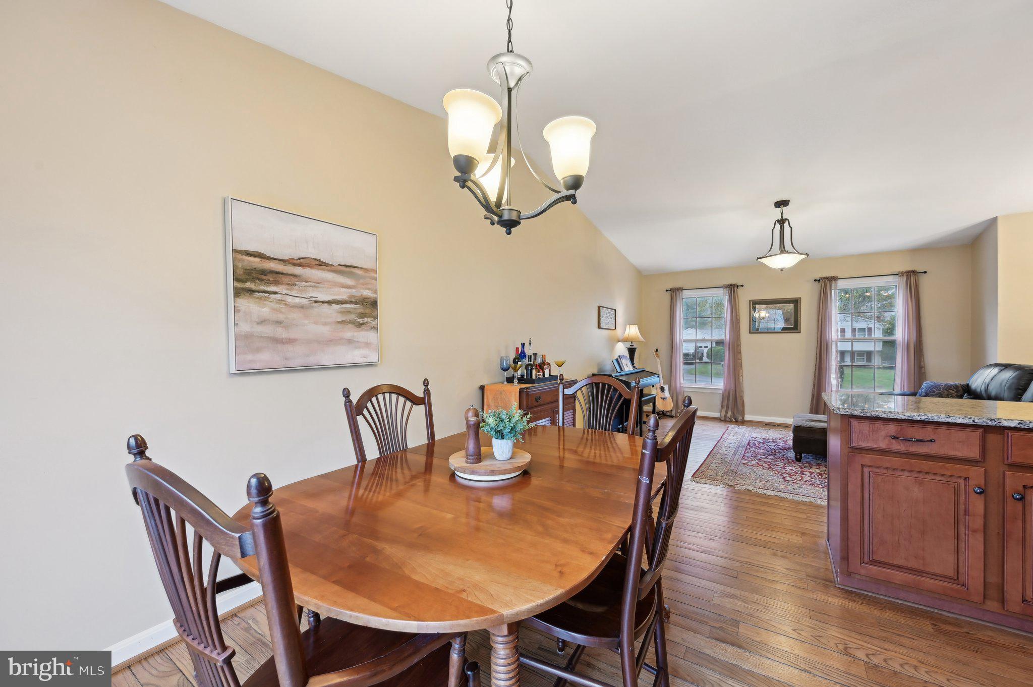 MID COUNTRY VIEW - Residential