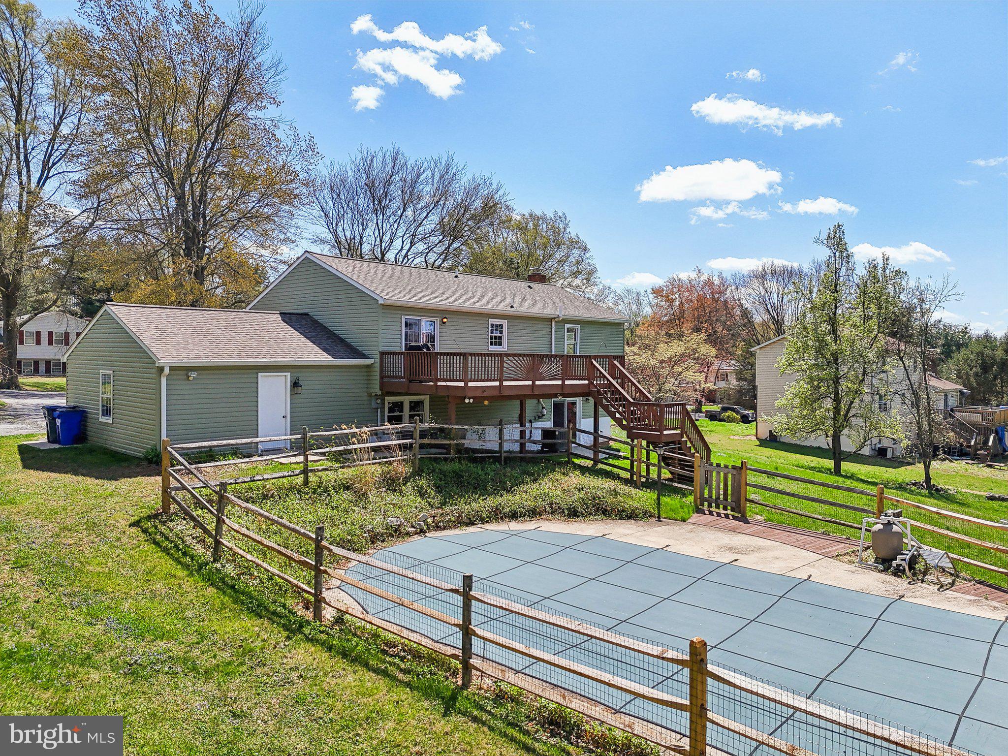 MID COUNTRY VIEW - Residential