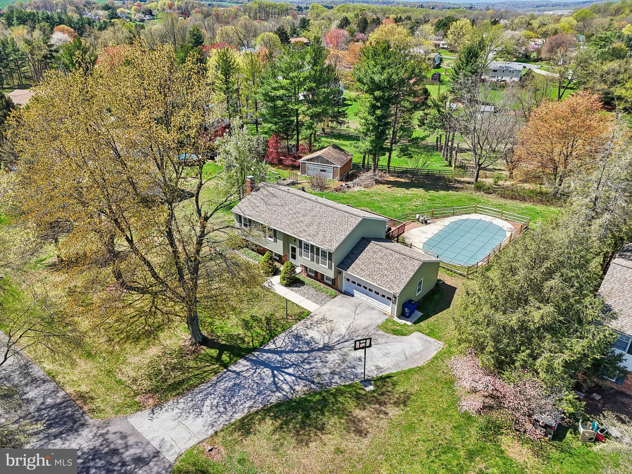 MID COUNTRY VIEW - Residential