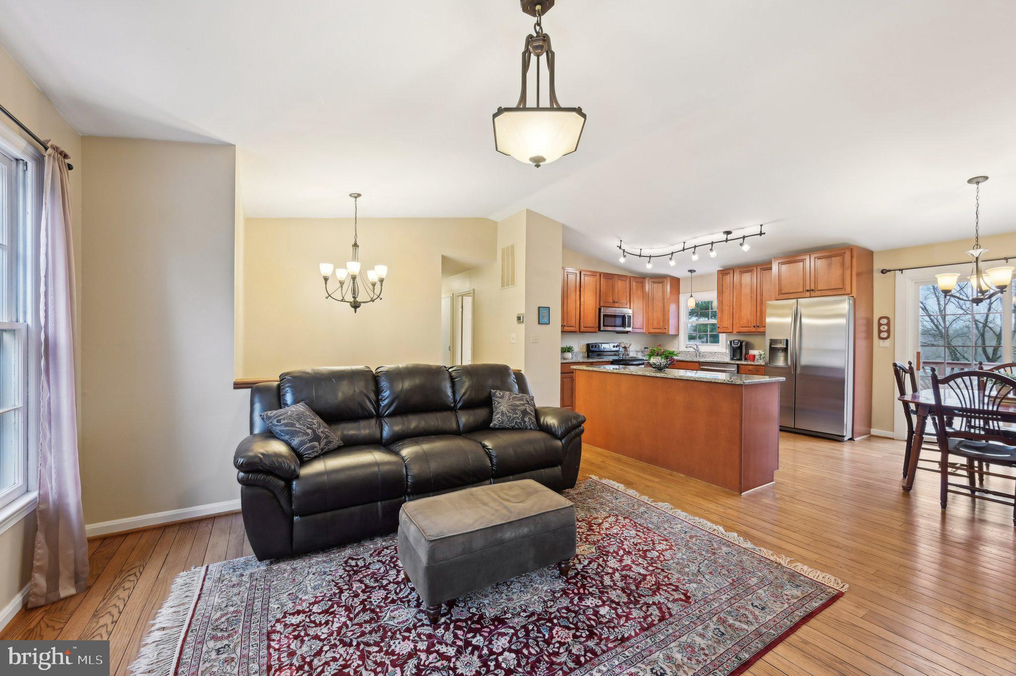 MID COUNTRY VIEW - Residential