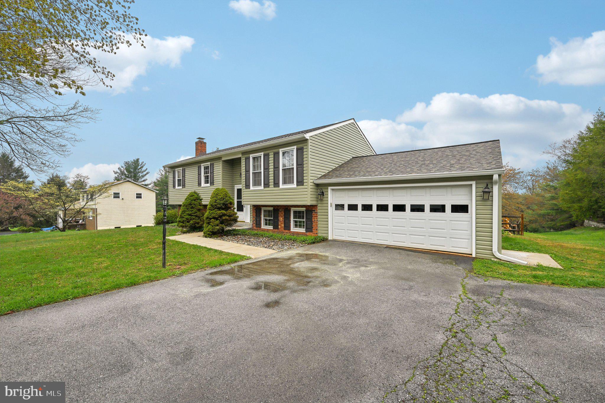 MID COUNTRY VIEW - Residential