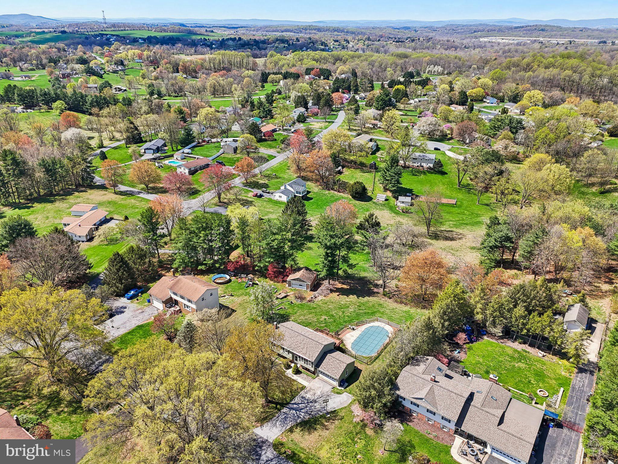 MID COUNTRY VIEW - Residential