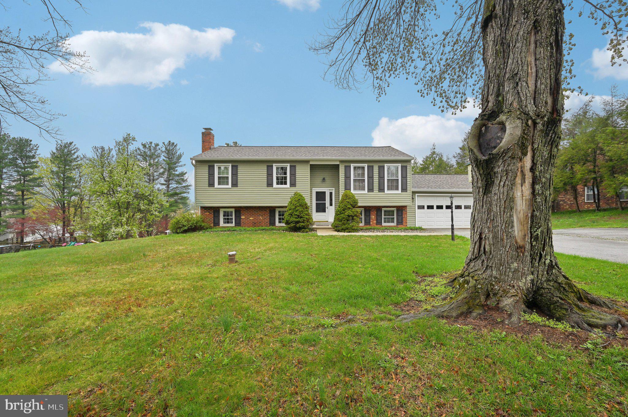 MID COUNTRY VIEW - Residential