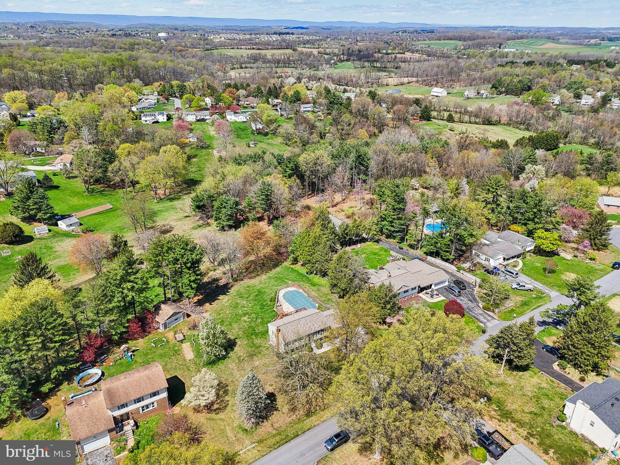 MID COUNTRY VIEW - Residential