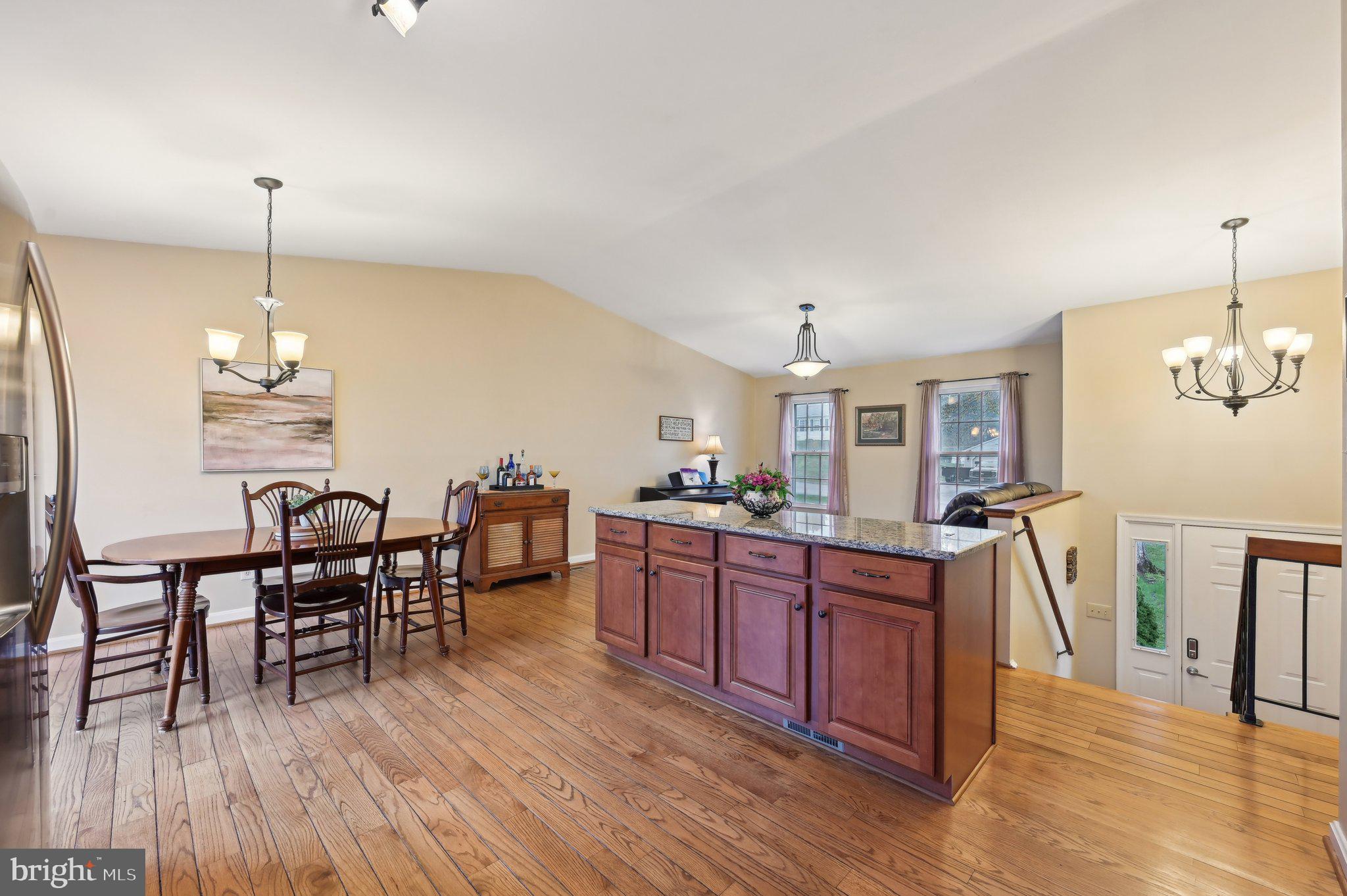 MID COUNTRY VIEW - Residential