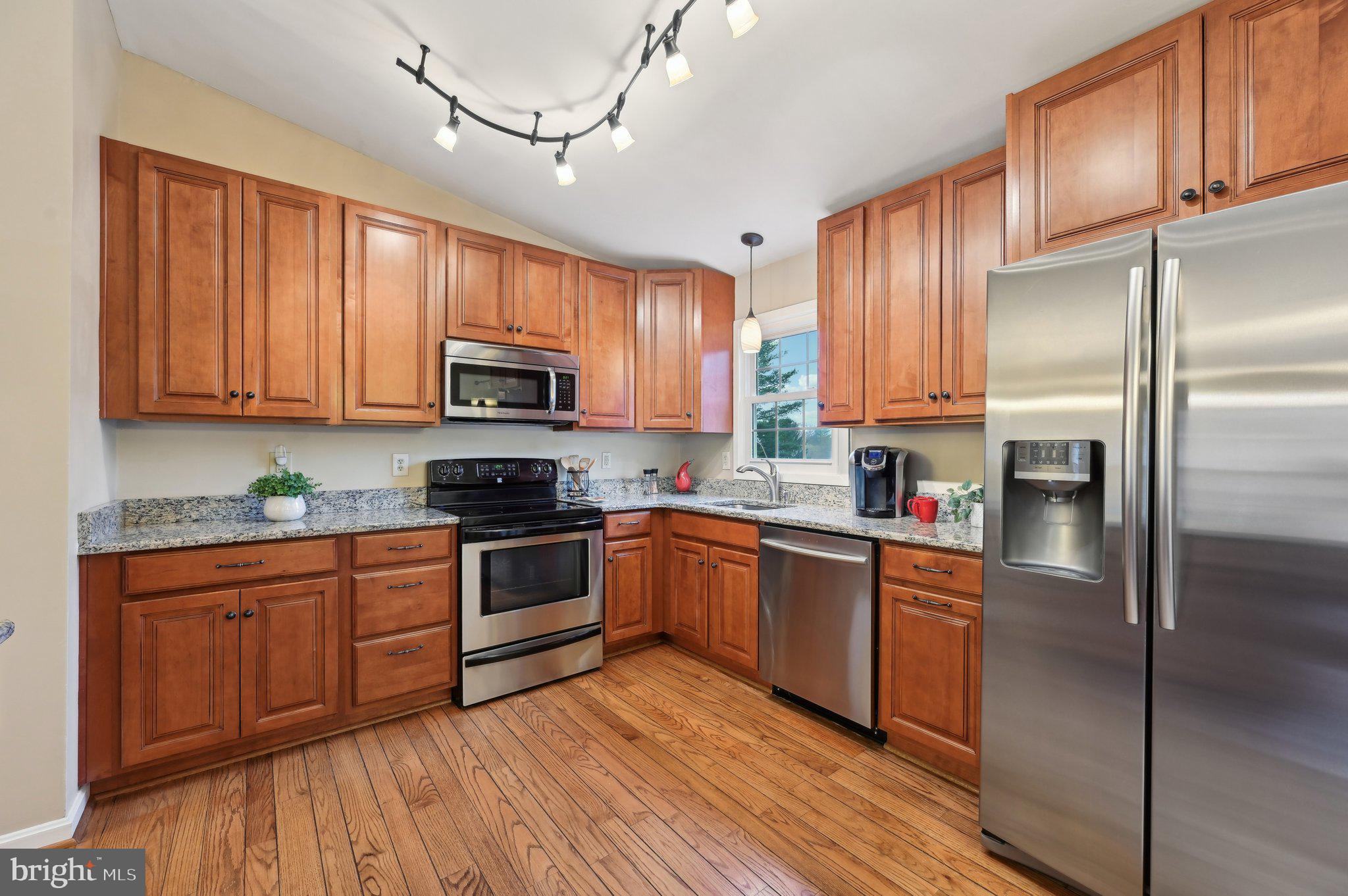 MID COUNTRY VIEW - Residential