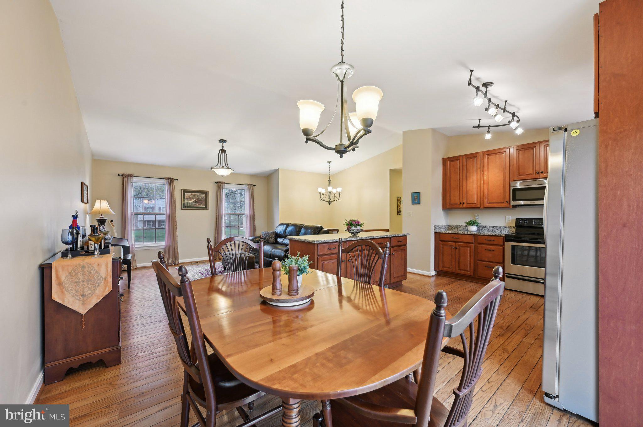 MID COUNTRY VIEW - Residential