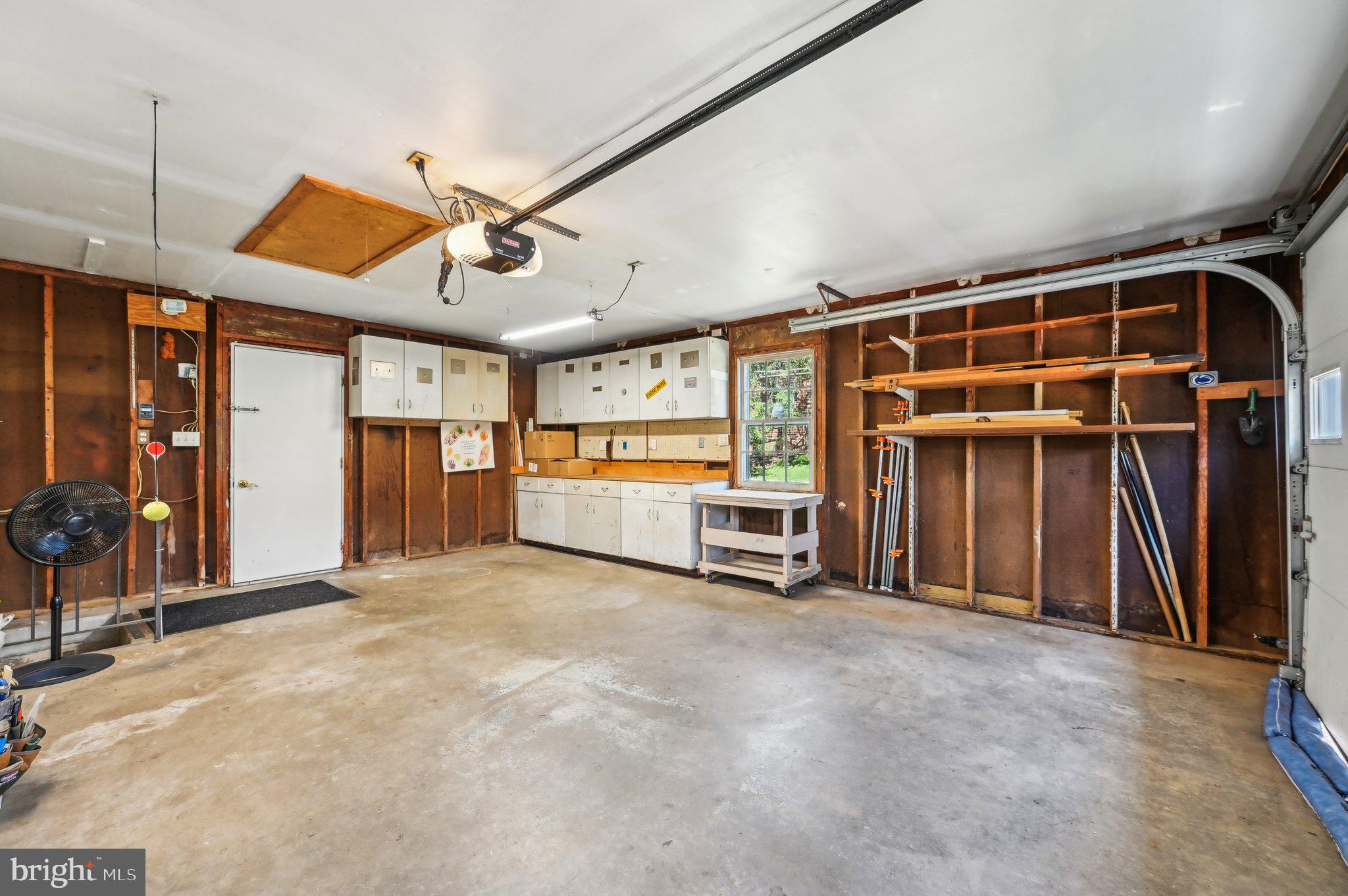 MID COUNTRY VIEW - Residential