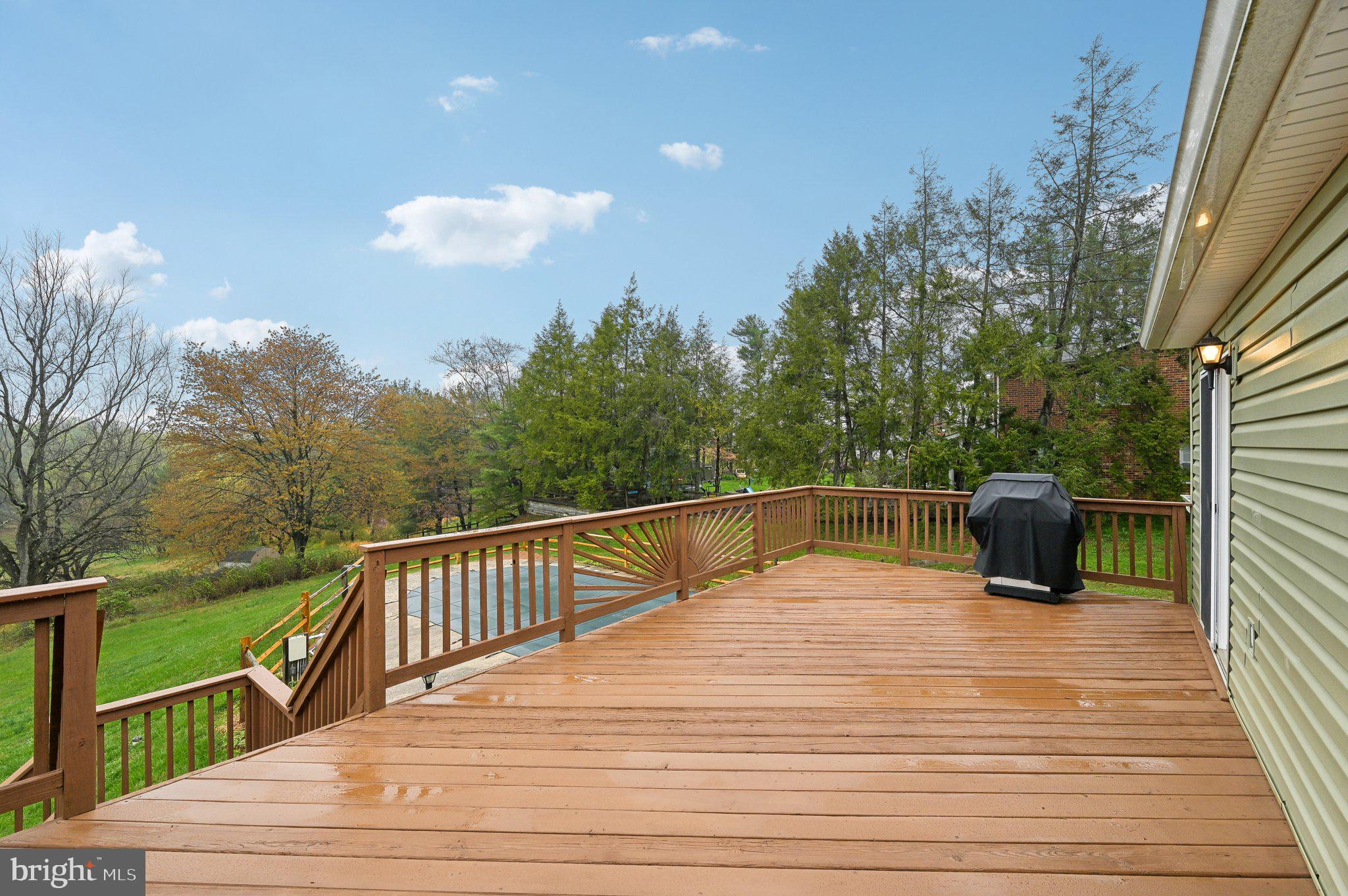 MID COUNTRY VIEW - Residential