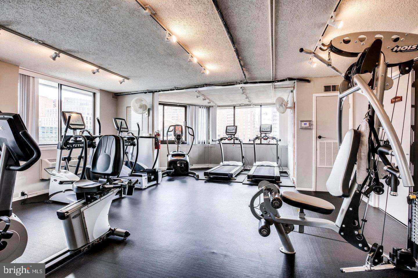 WESTVIEW AT BALLSTON METRO - Residential Lease