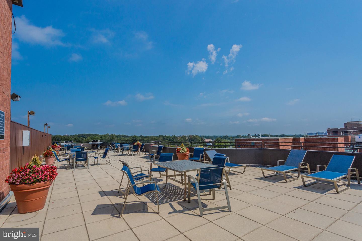 WESTVIEW AT BALLSTON METRO - Residential Lease