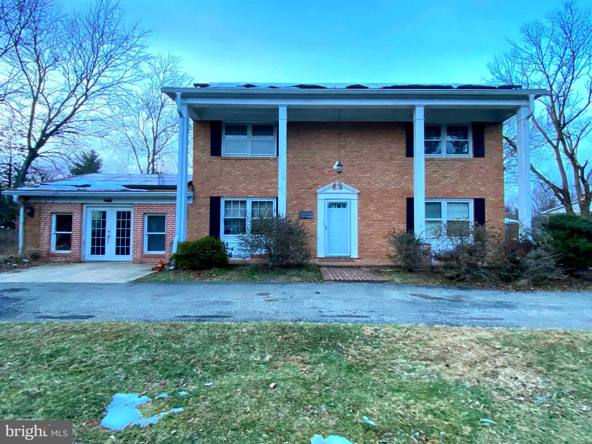 This house sits on a big corner lot and main road with two separate entrances and a good size shed in the backyard. A lot of potential and great opportunity for investors or someone who would like to take on a project. Must see! Please note, this property is sold "AS IS".