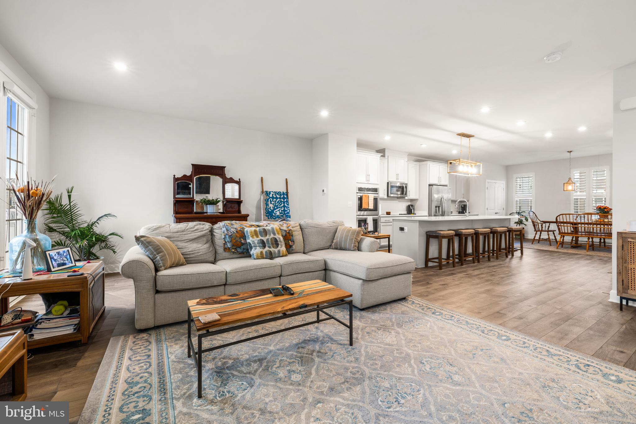 BRADLEY SQUARE - Residential