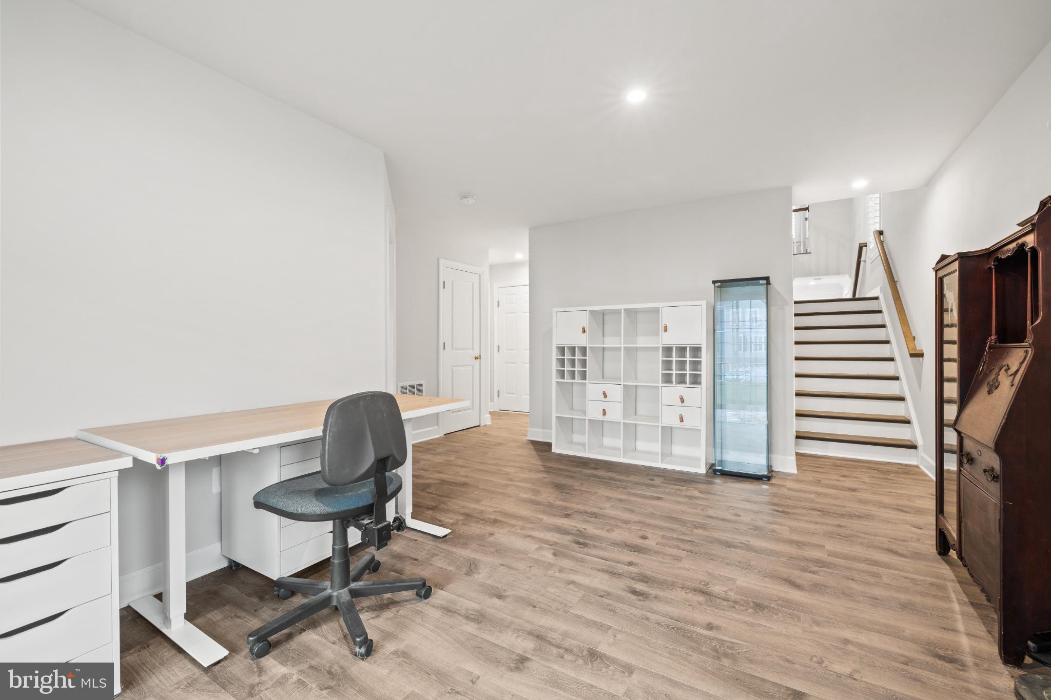 BRADLEY SQUARE - Residential