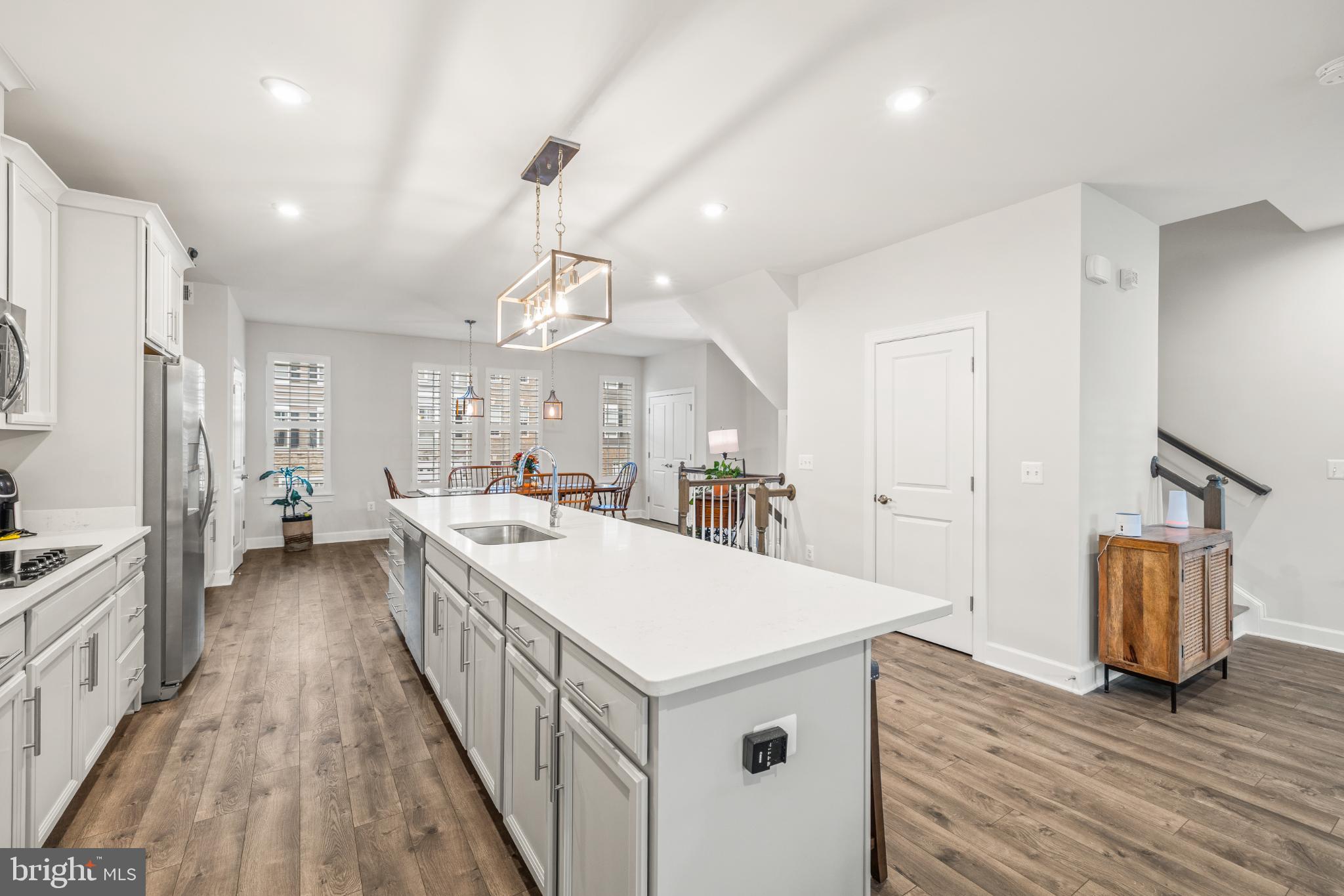 BRADLEY SQUARE - Residential