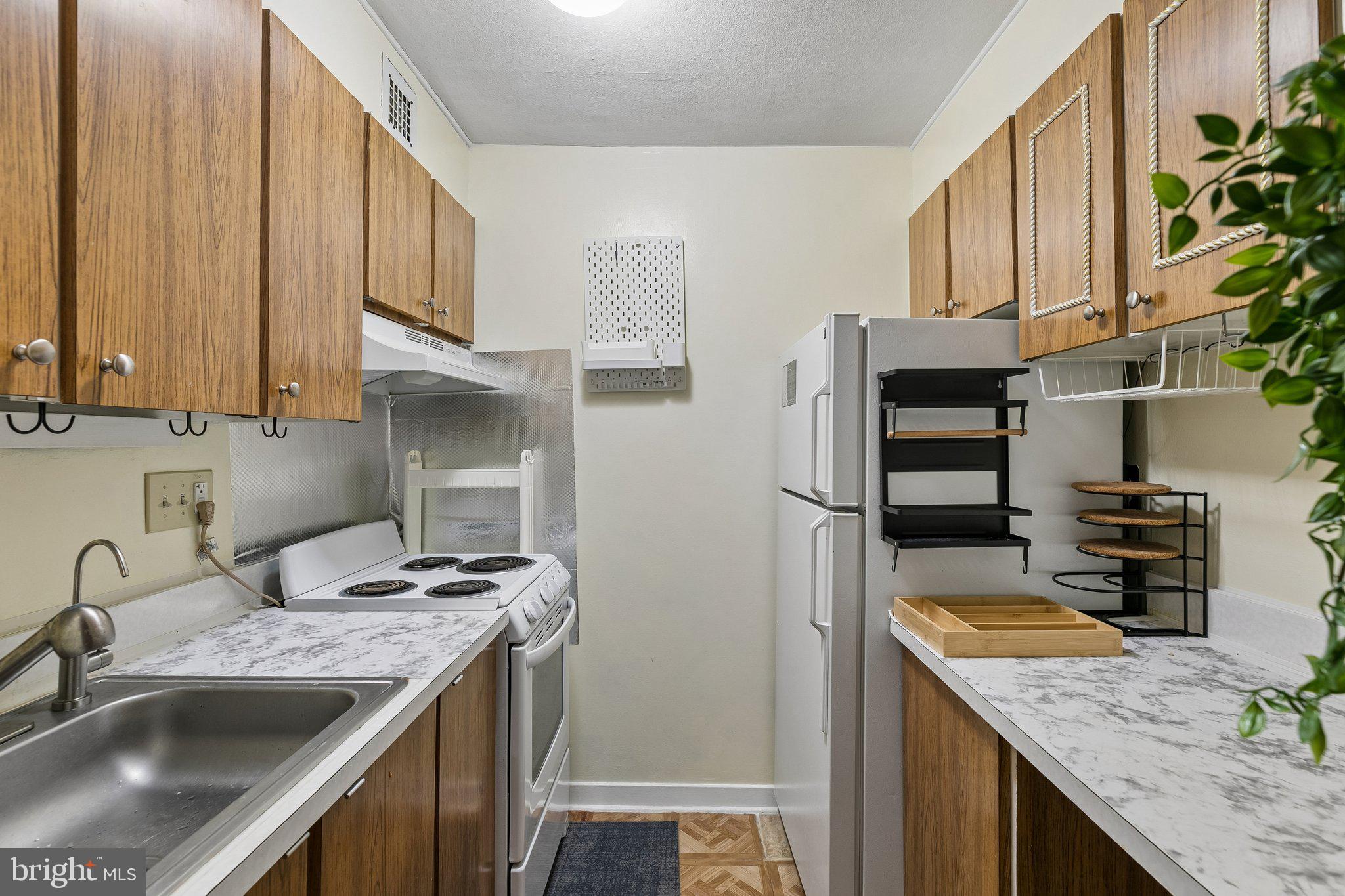 226 W RITTENHOUSE SQUARE 1702