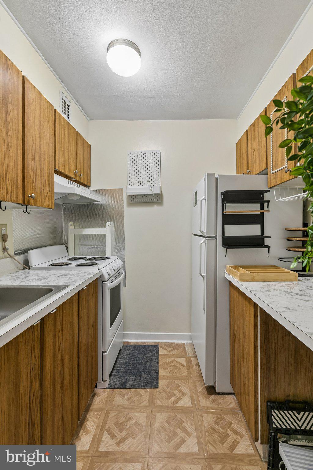 226 W RITTENHOUSE SQUARE 1702