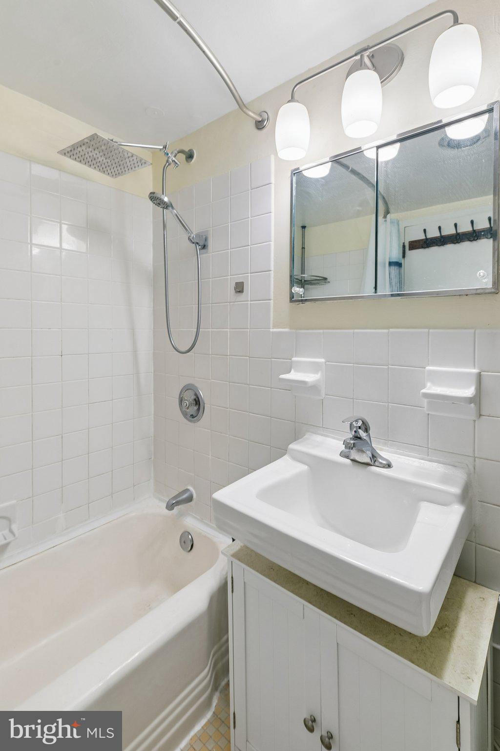 226 W RITTENHOUSE SQUARE 1702