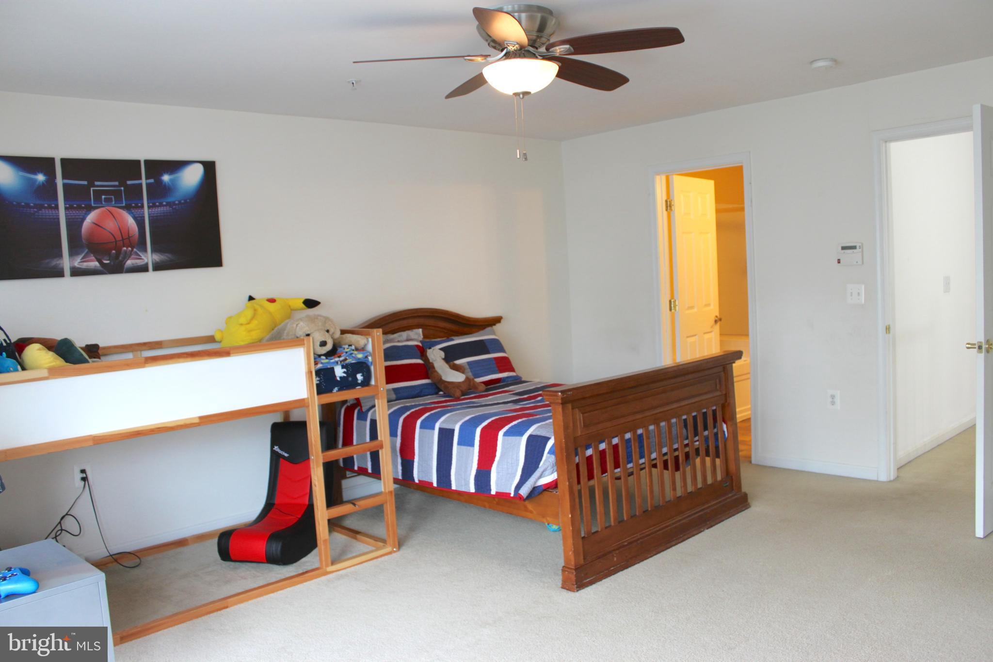 MARKET CENTER CONDOMINIUM - Residential Lease