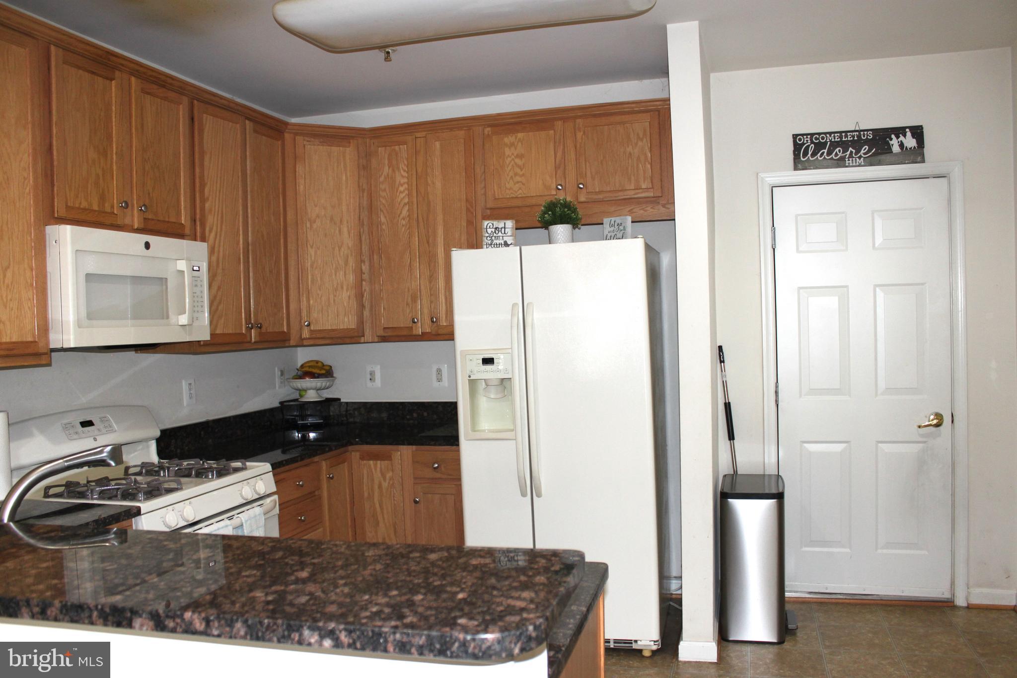 MARKET CENTER CONDOMINIUM - Residential Lease