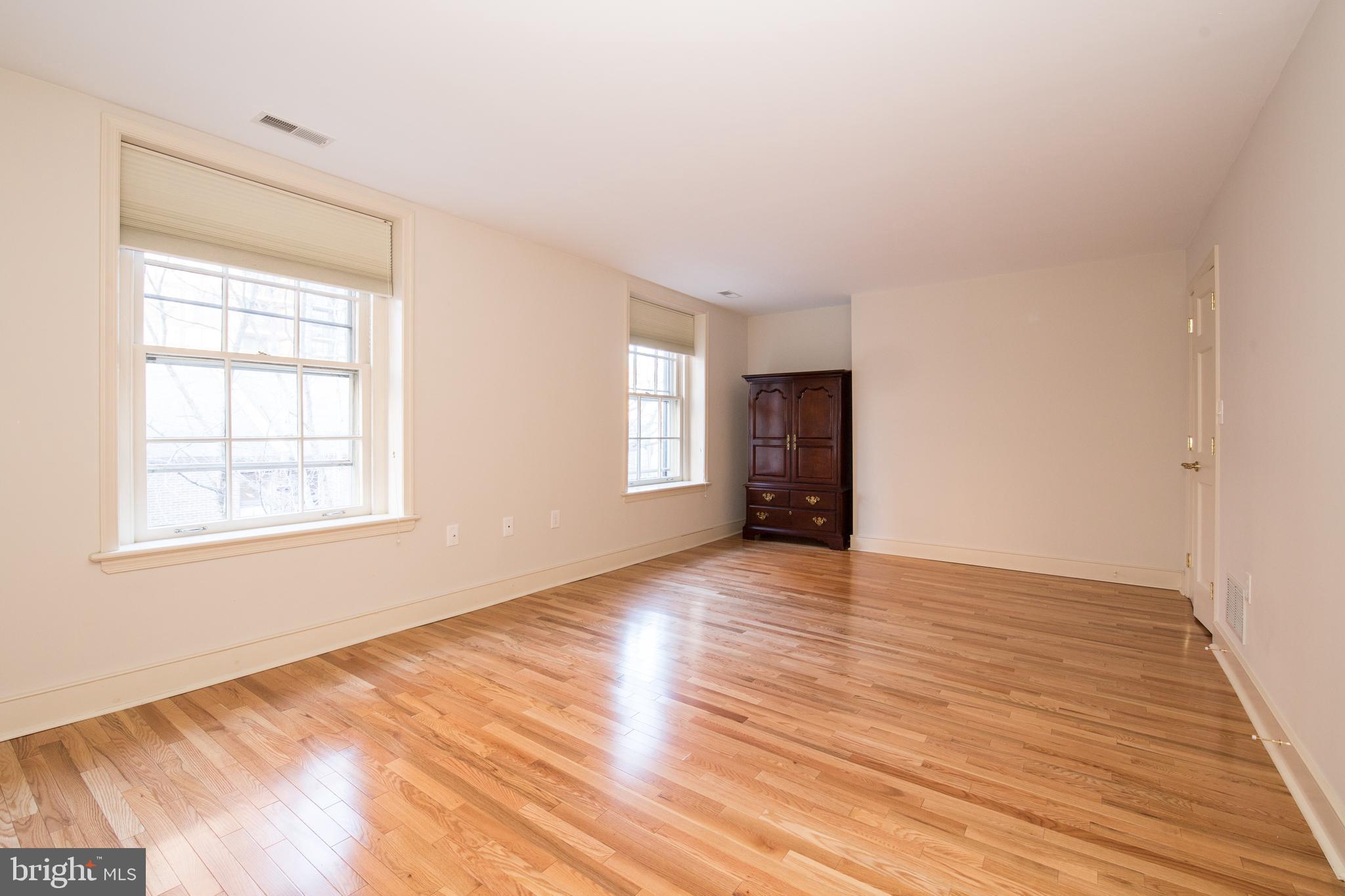 SOCIETY HILL - Residential