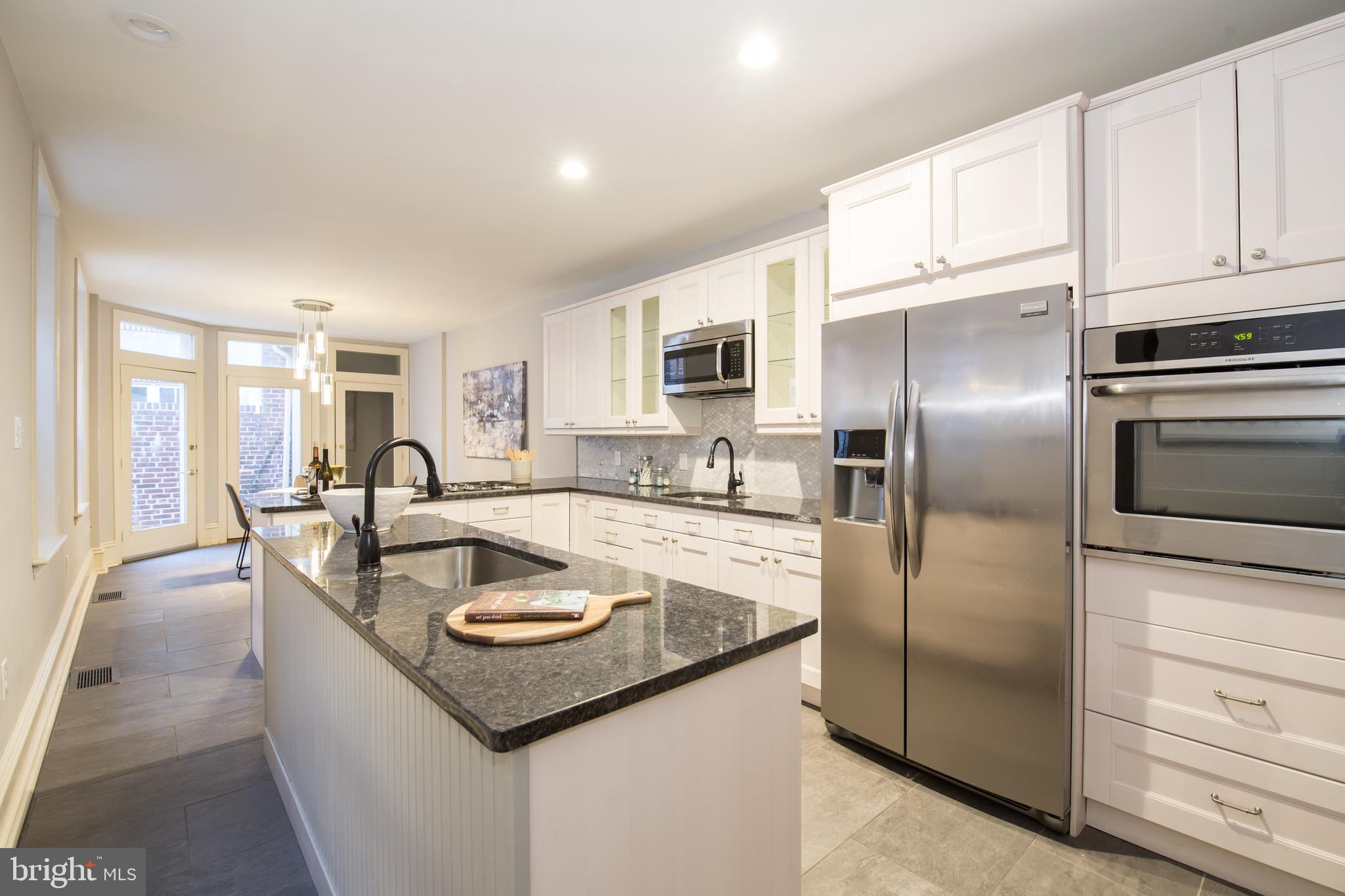 SOCIETY HILL - Residential