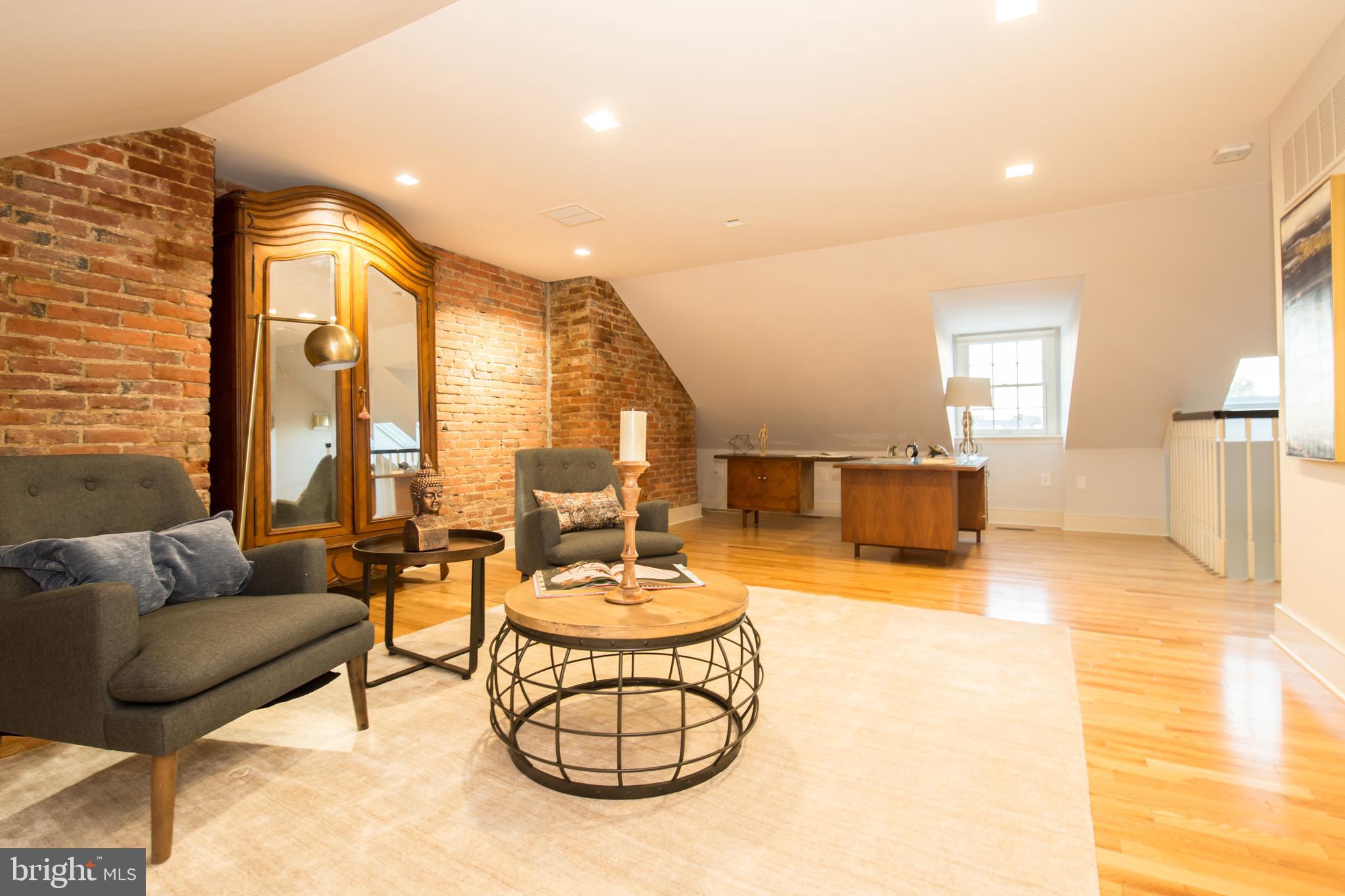 SOCIETY HILL - Residential