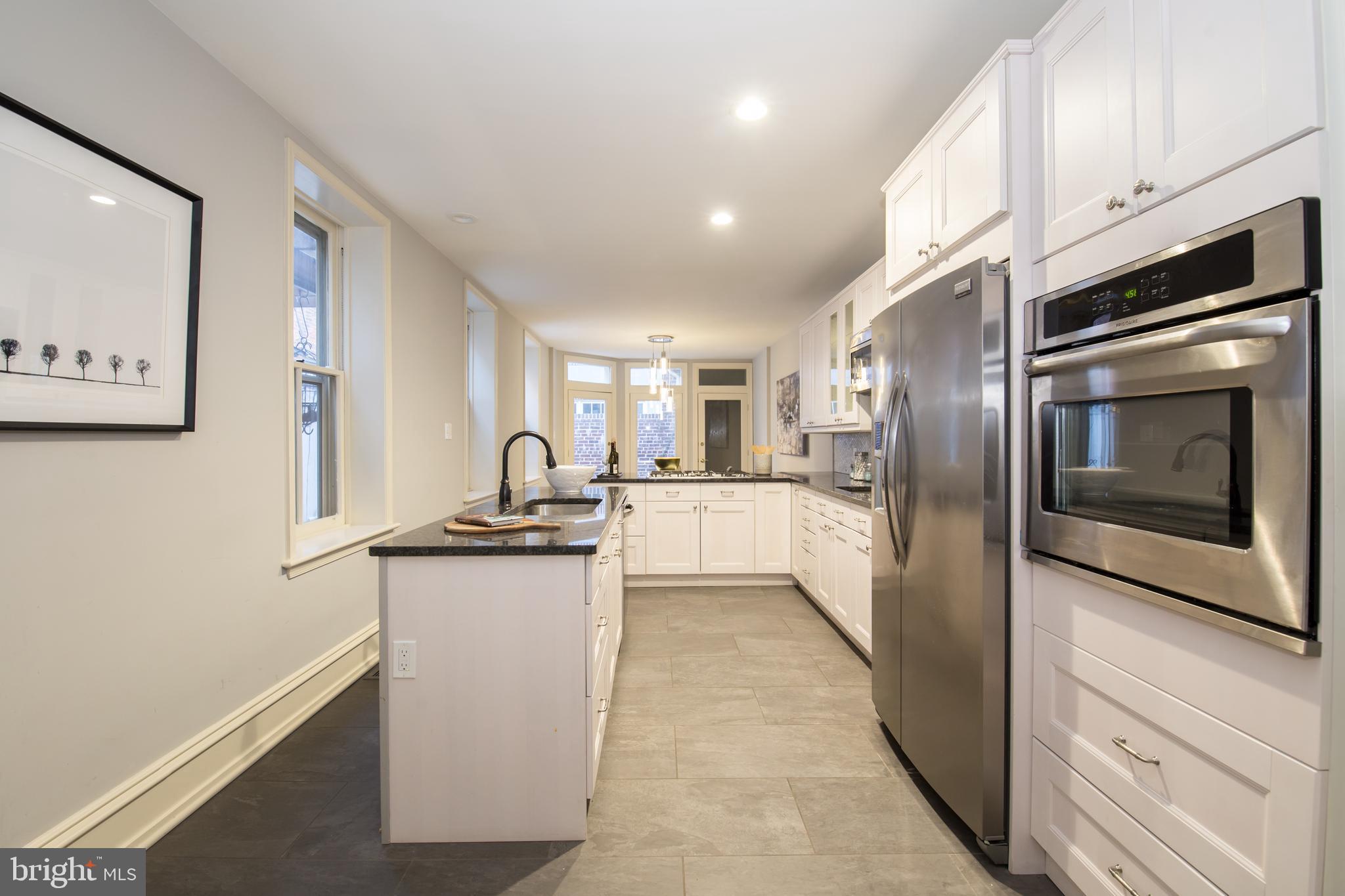 SOCIETY HILL - Residential