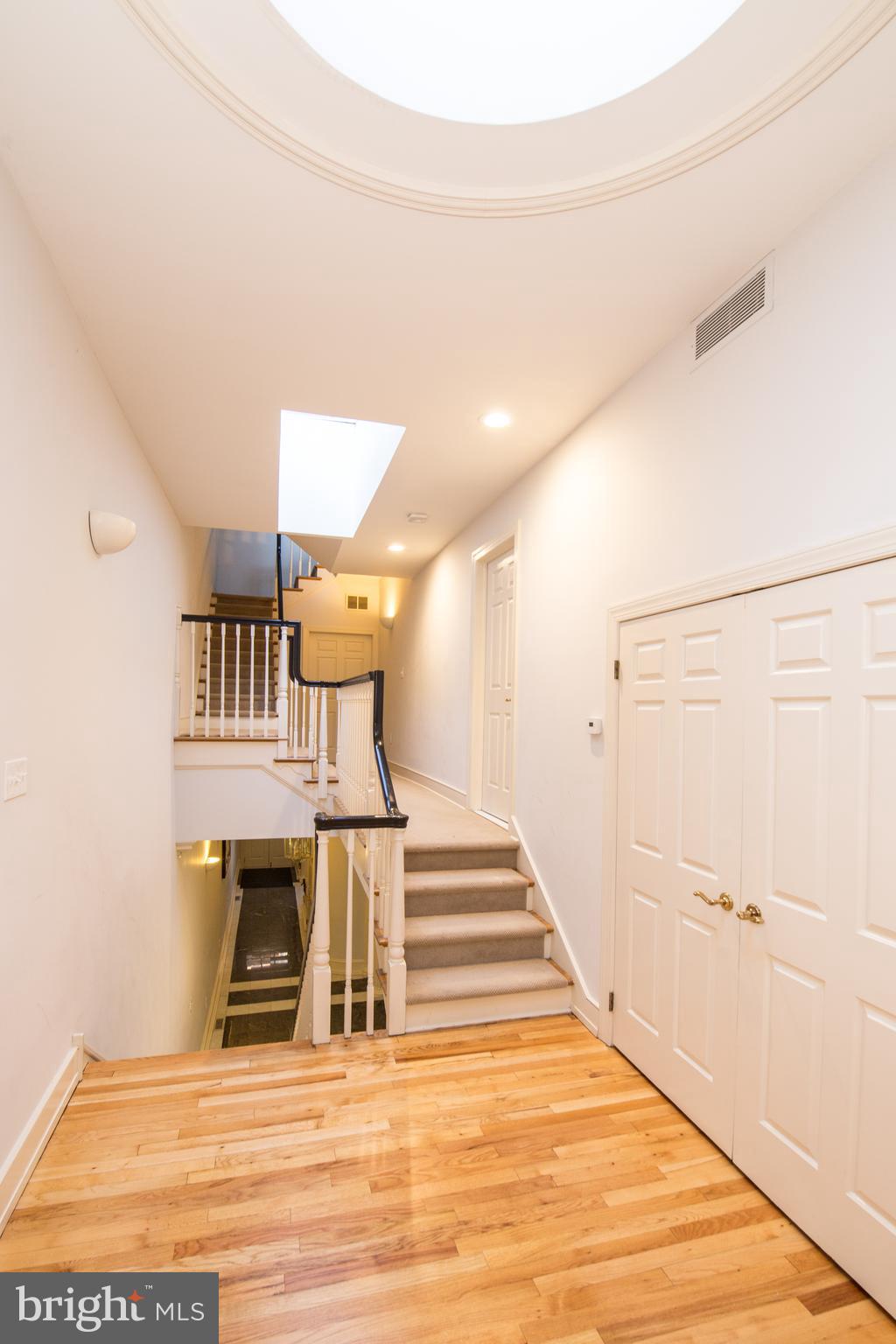 SOCIETY HILL - Residential