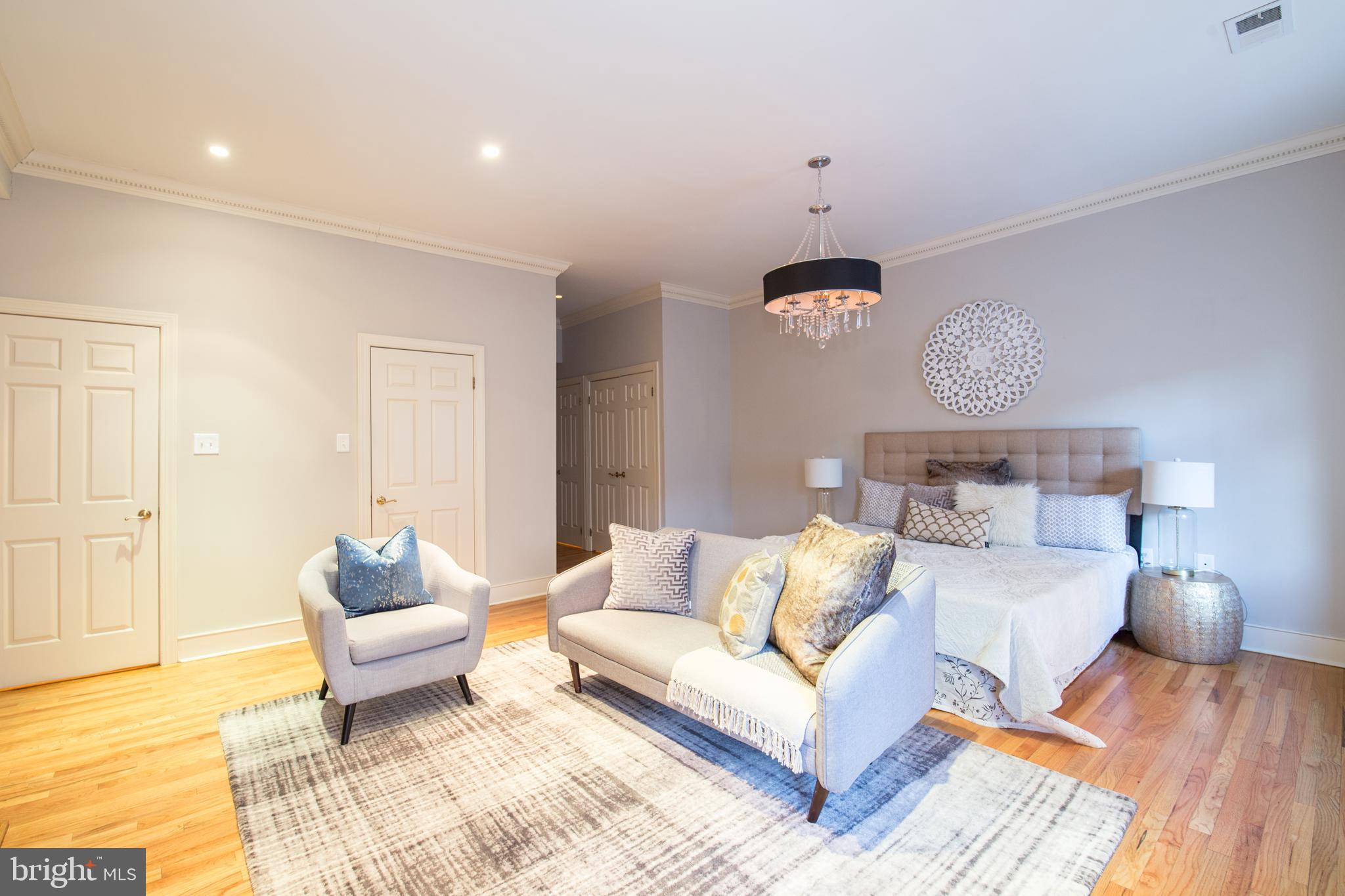 SOCIETY HILL - Residential