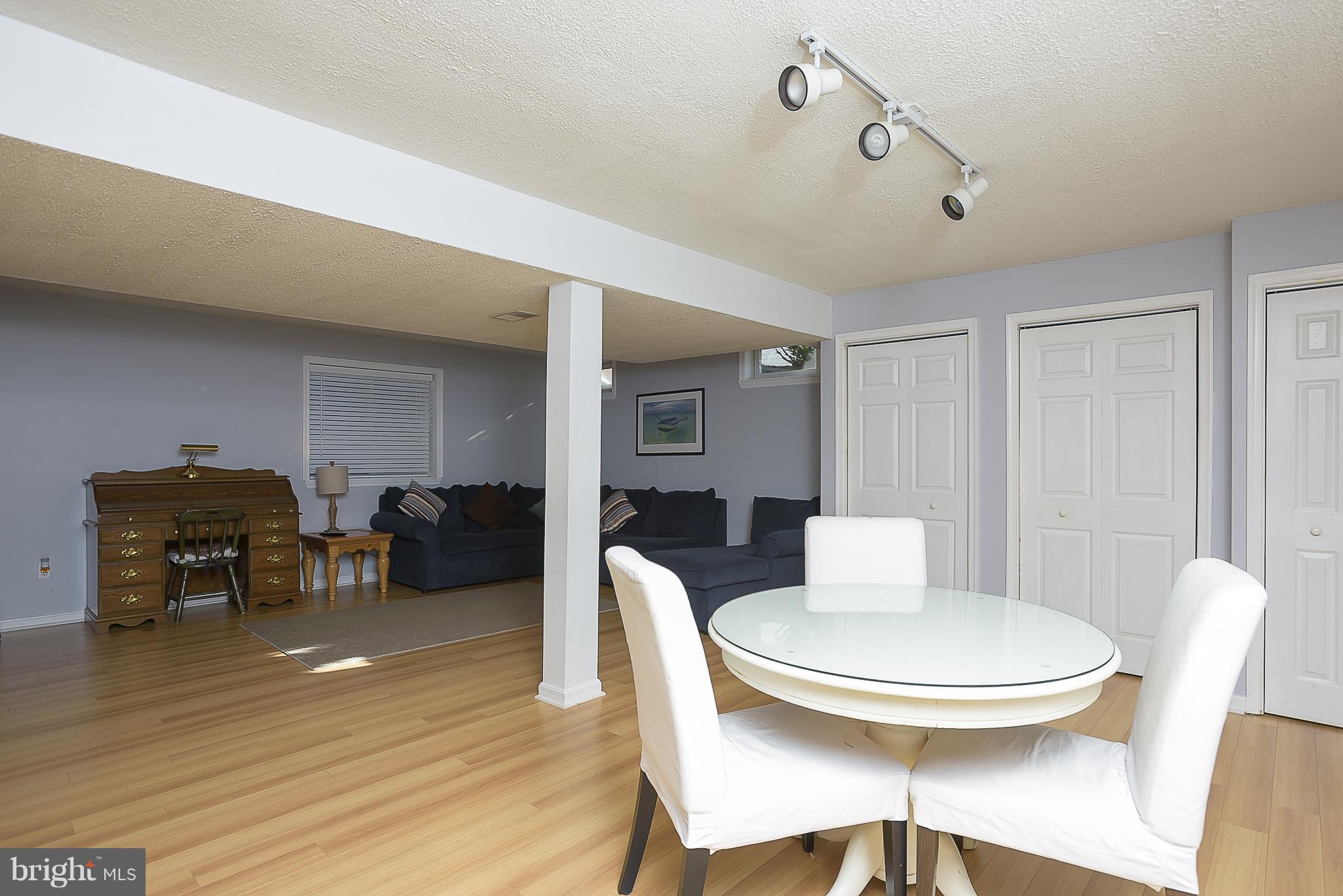 FOX CHASE - Residential