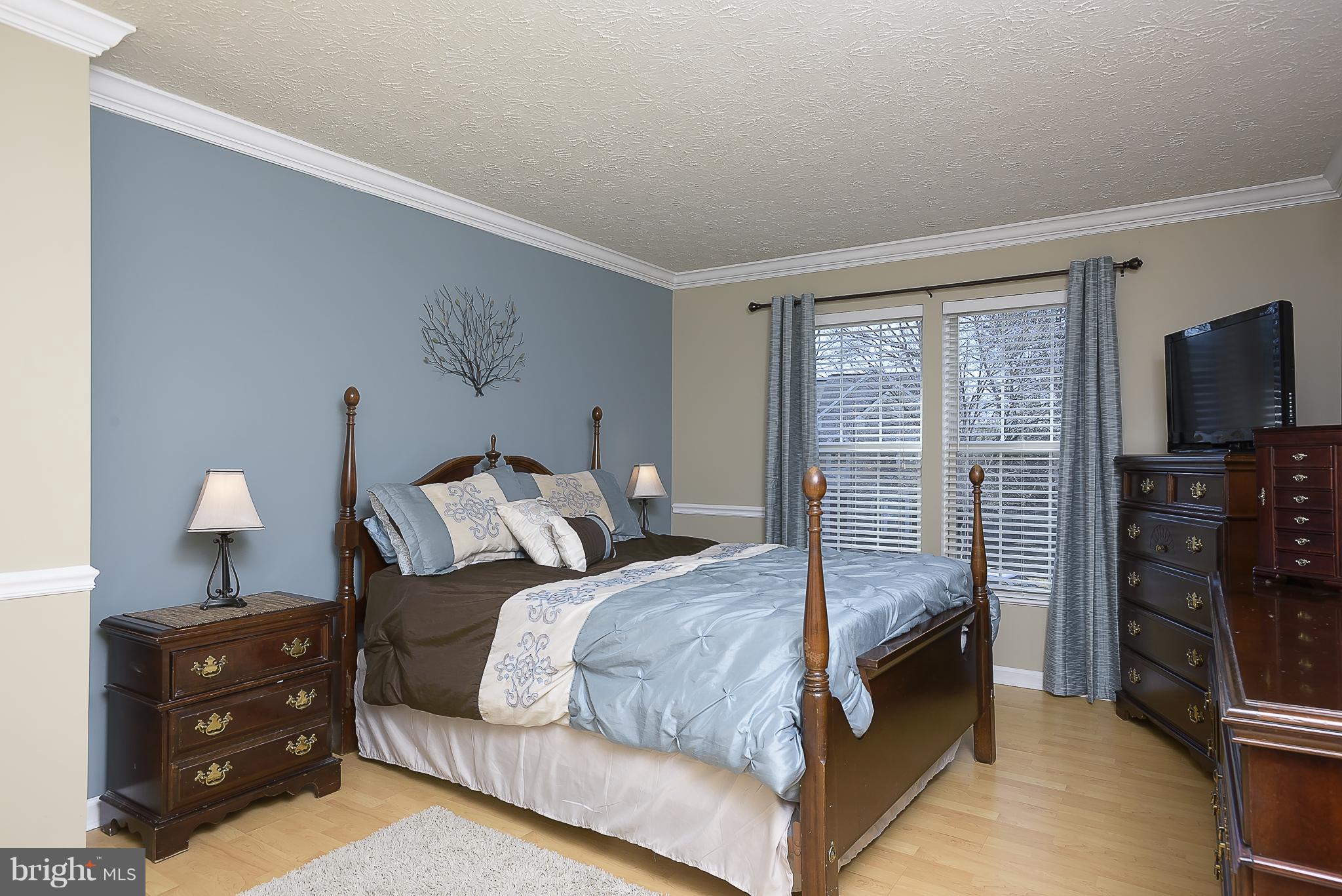 FOX CHASE - Residential