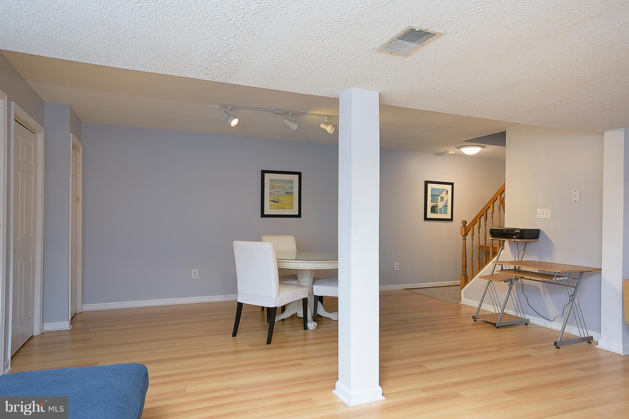 FOX CHASE - Residential