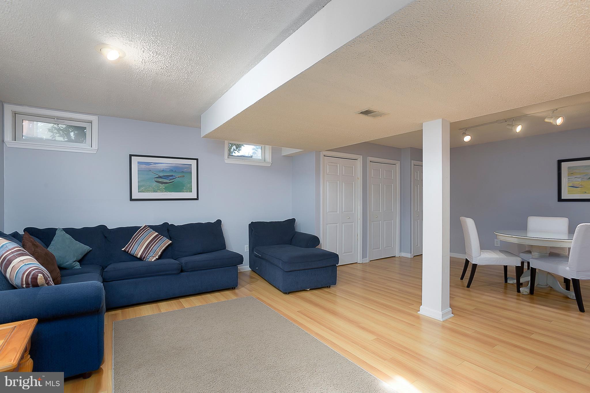 FOX CHASE - Residential