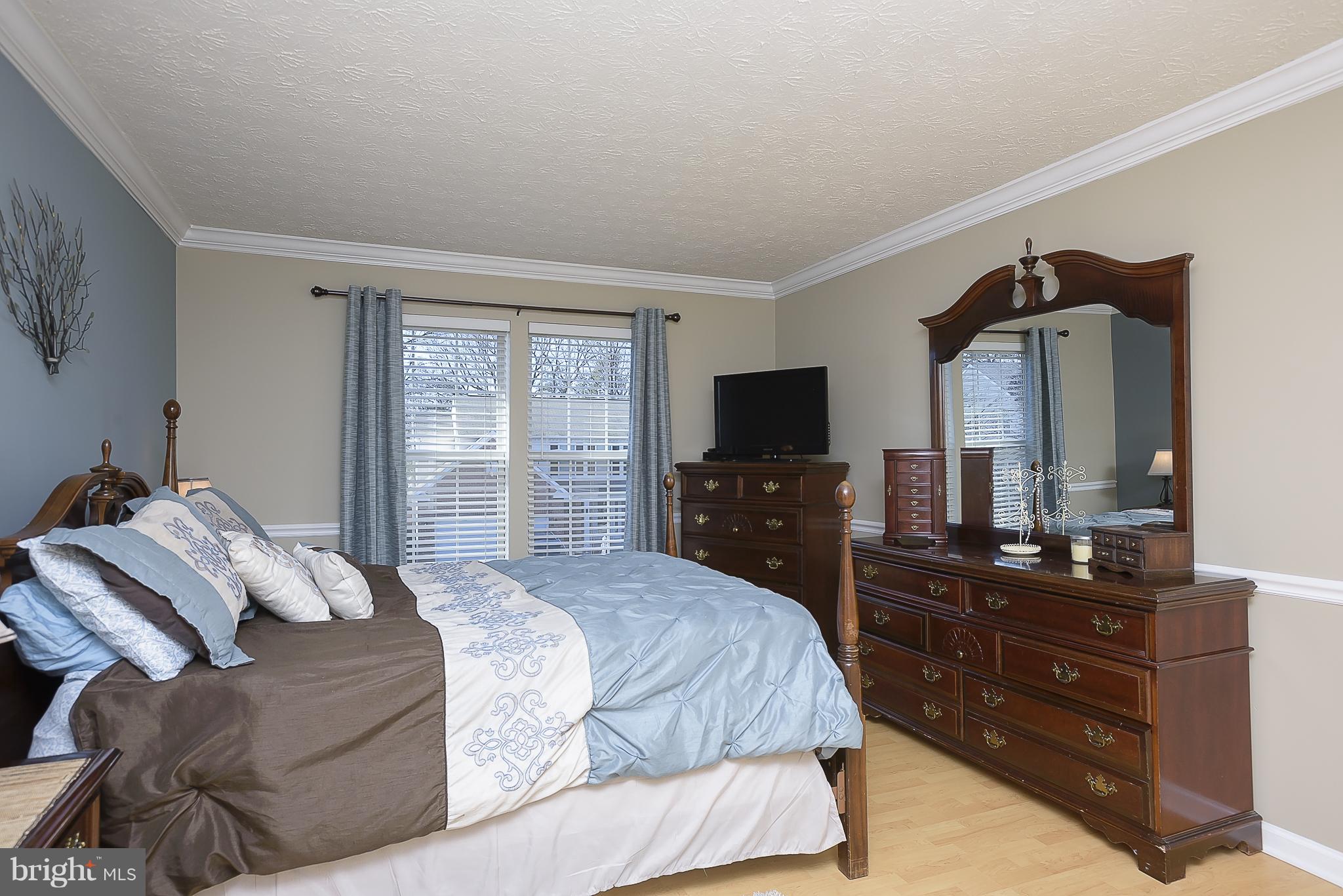 FOX CHASE - Residential