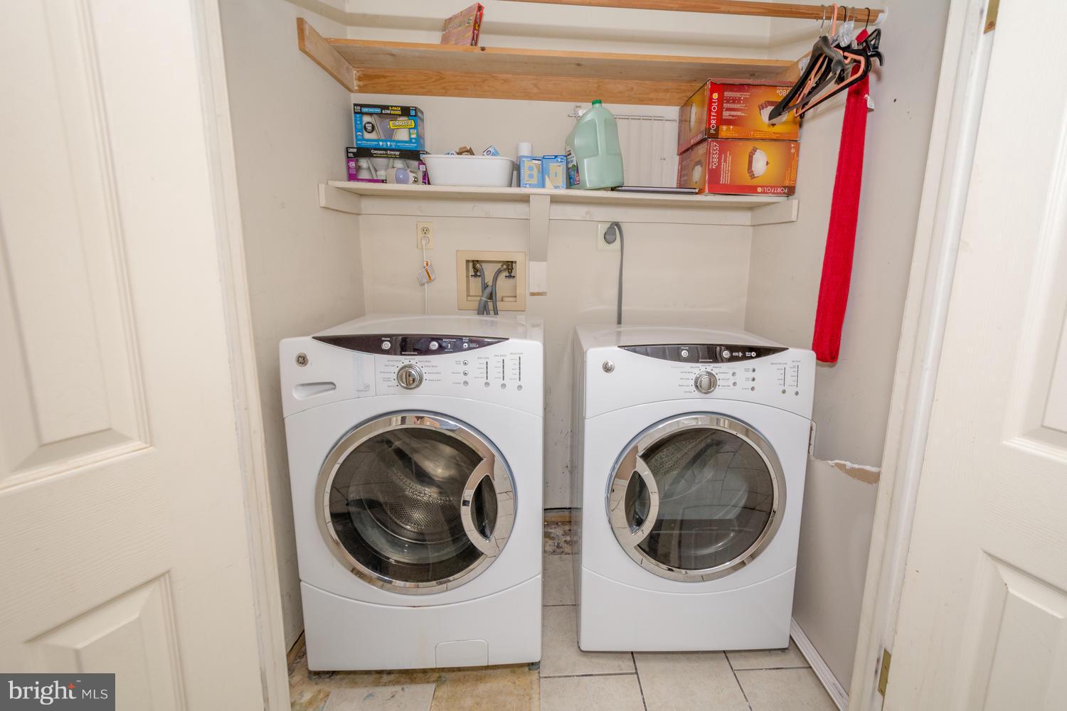 SEVEN OAKS - Residential Lease