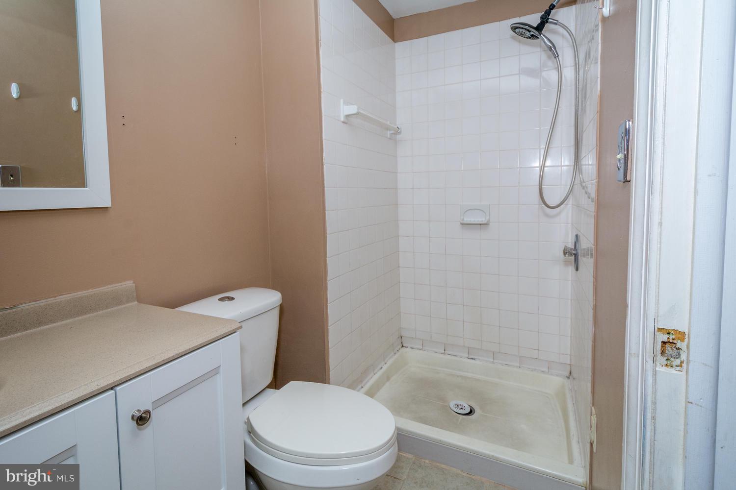 SEVEN OAKS - Residential Lease