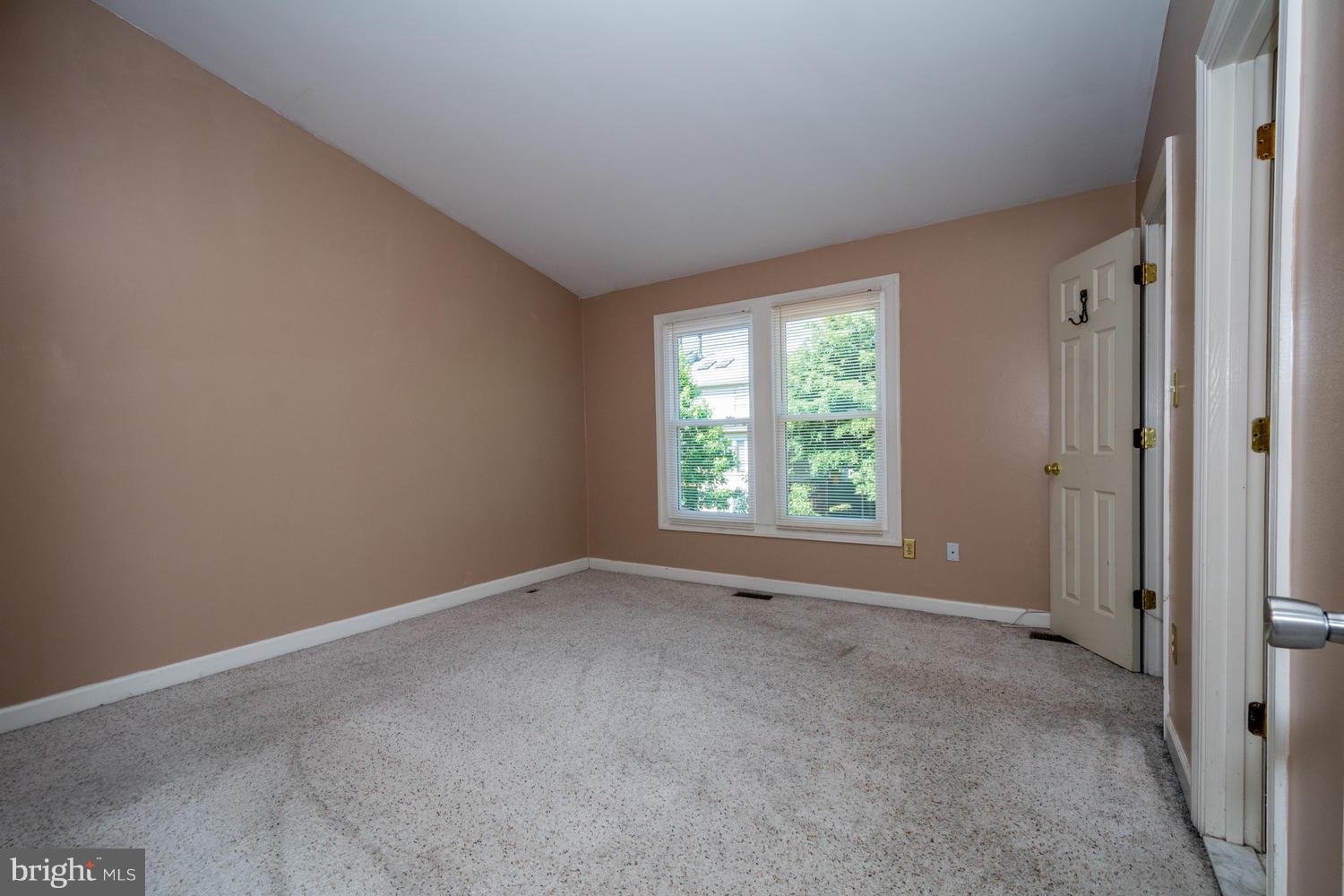 SEVEN OAKS - Residential Lease