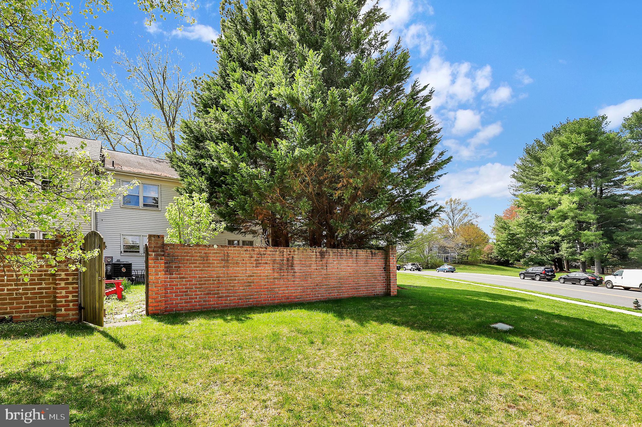 STEDWICK TOWNHOUSES - Residential