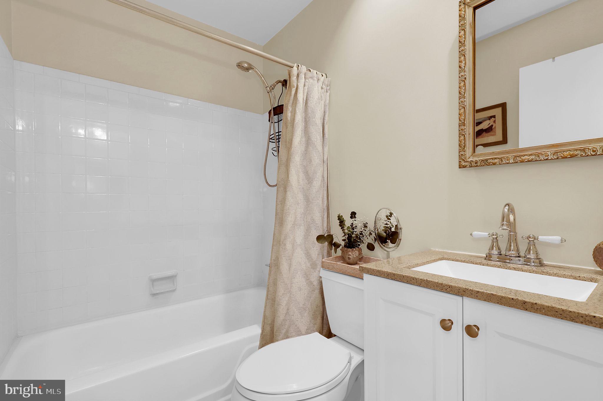 STEDWICK TOWNHOUSES - Residential