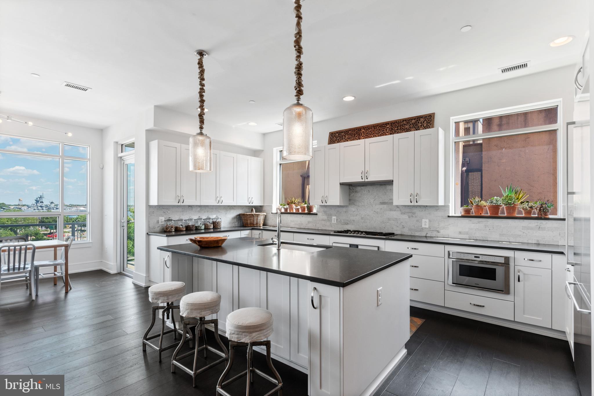 SOCIETY HILL - Residential
