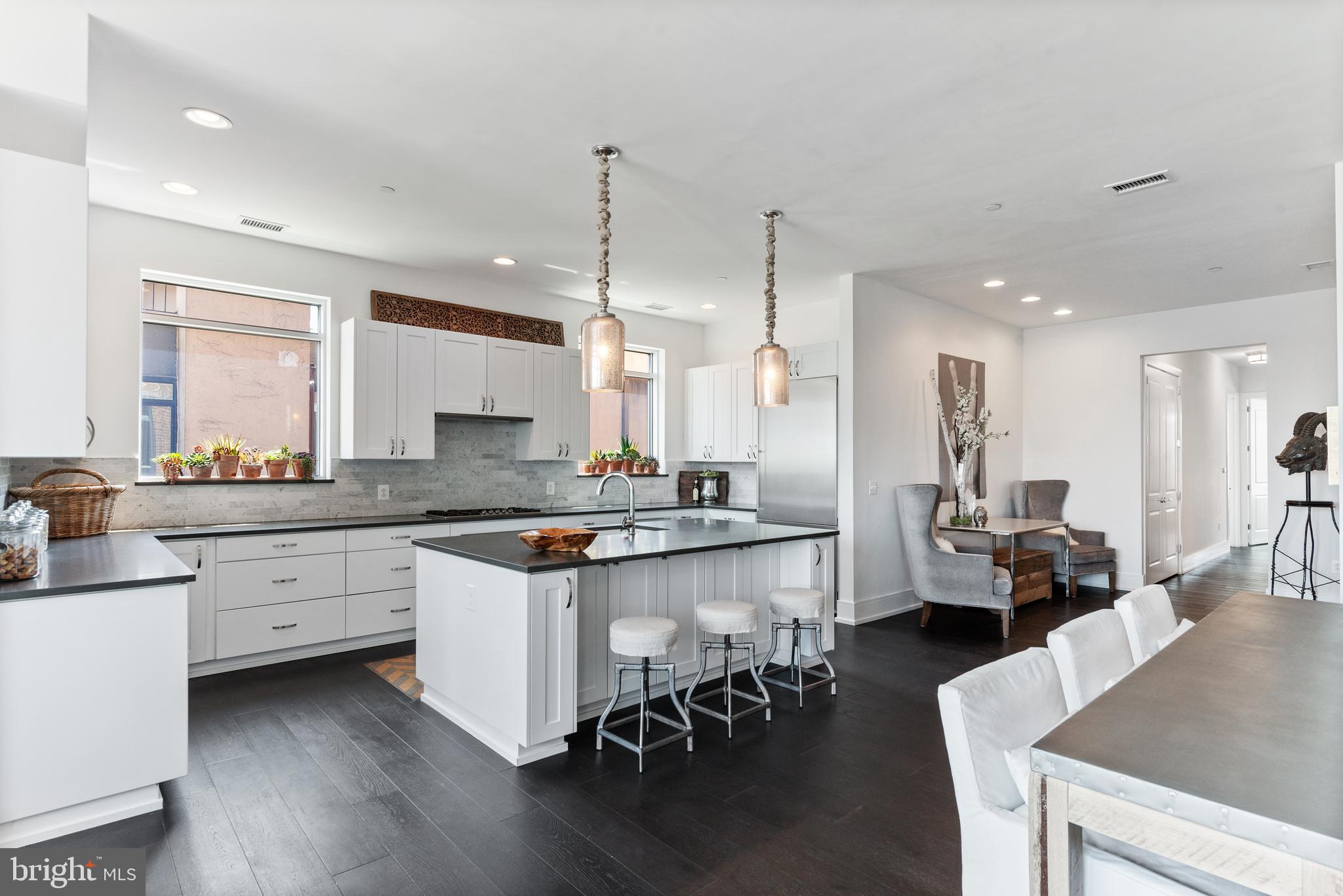 SOCIETY HILL - Residential
