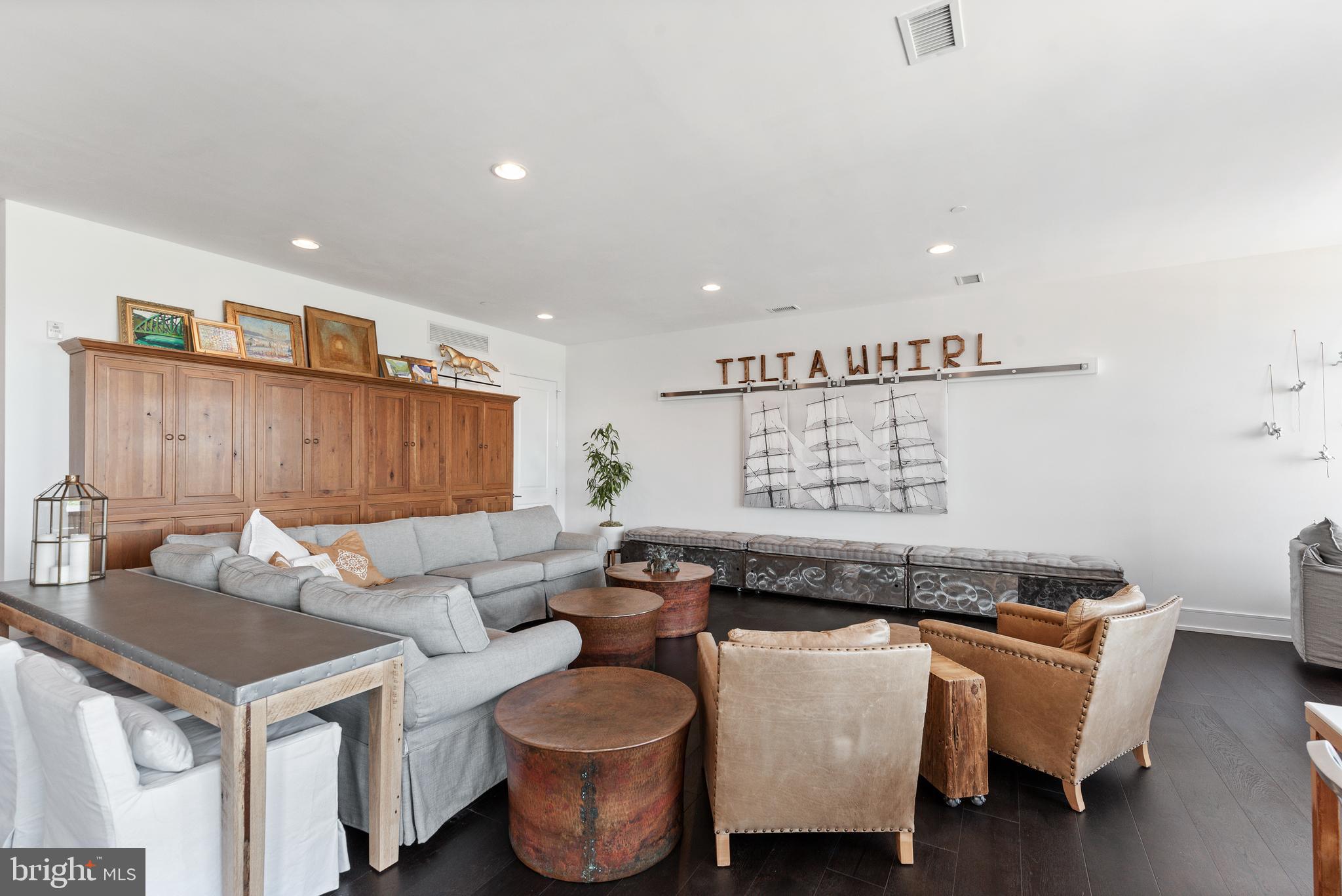 SOCIETY HILL - Residential
