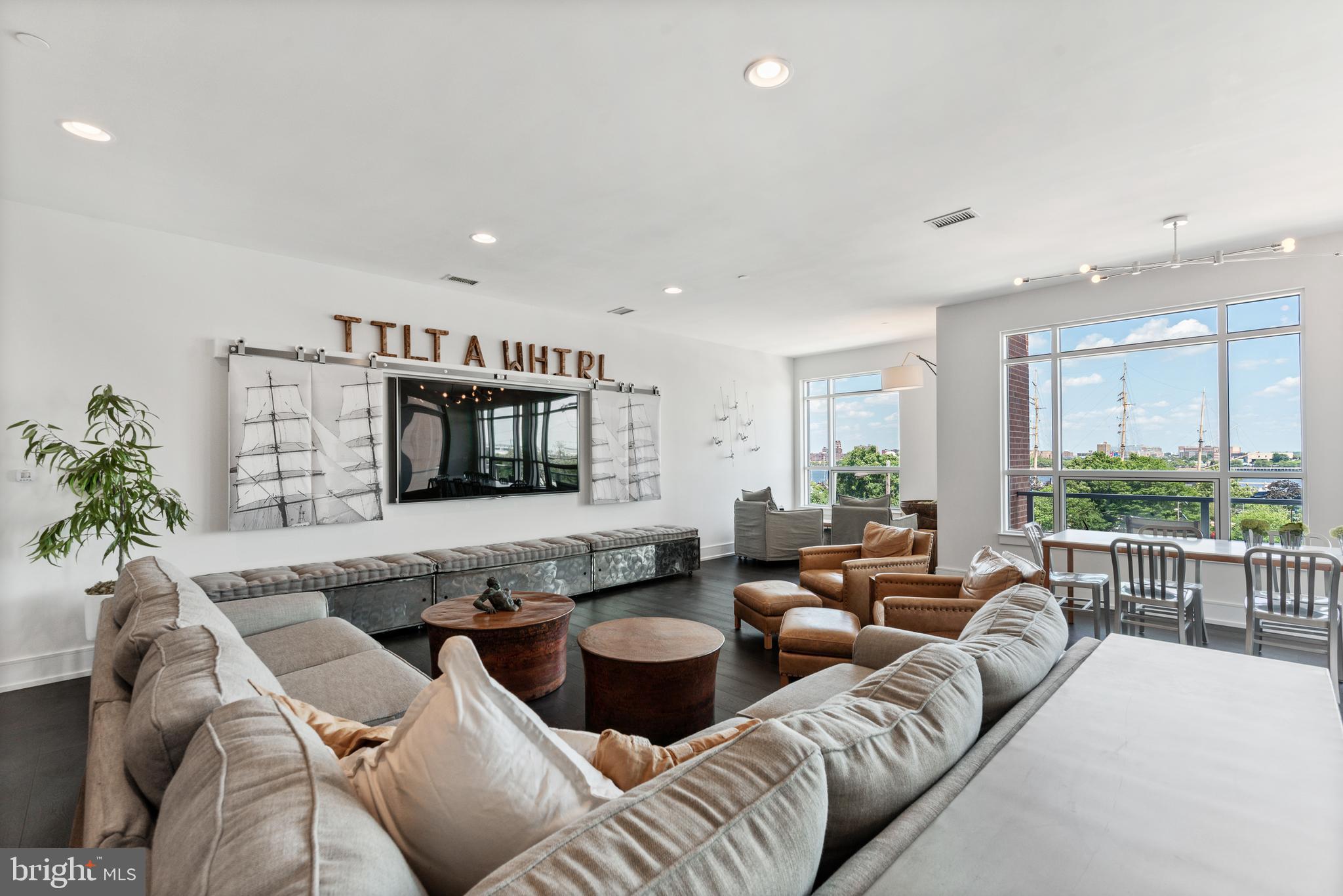 SOCIETY HILL - Residential
