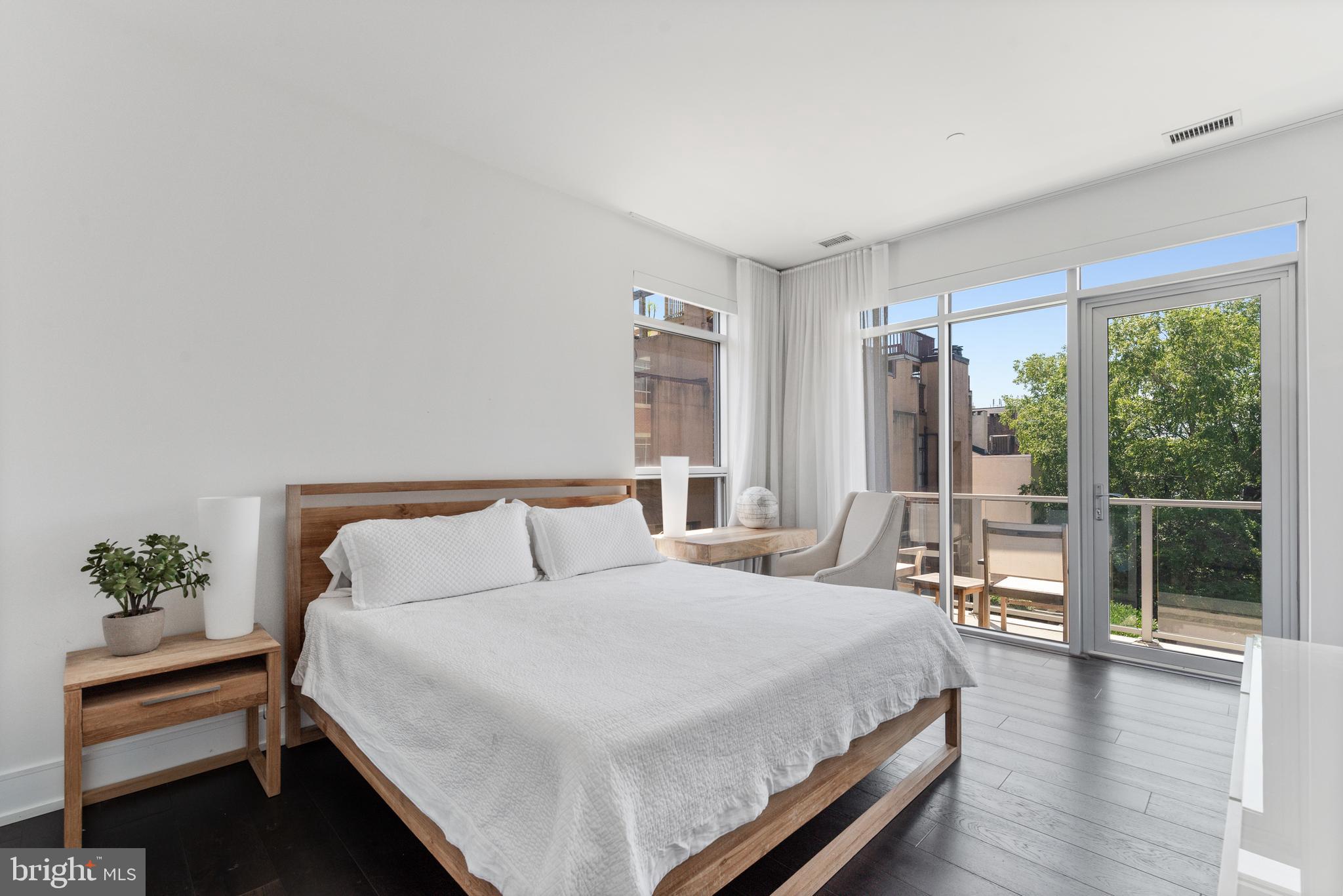 SOCIETY HILL - Residential