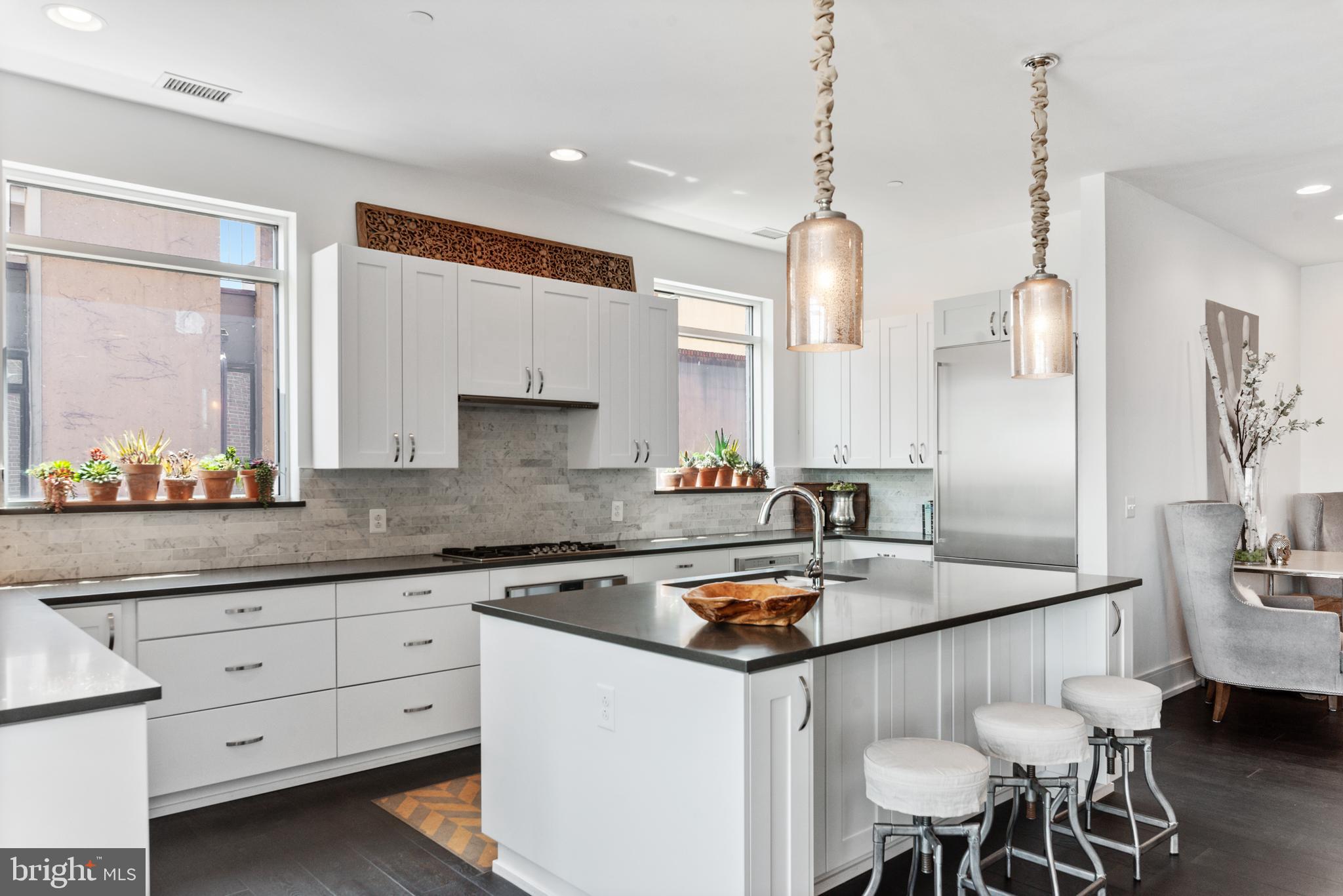 SOCIETY HILL - Residential